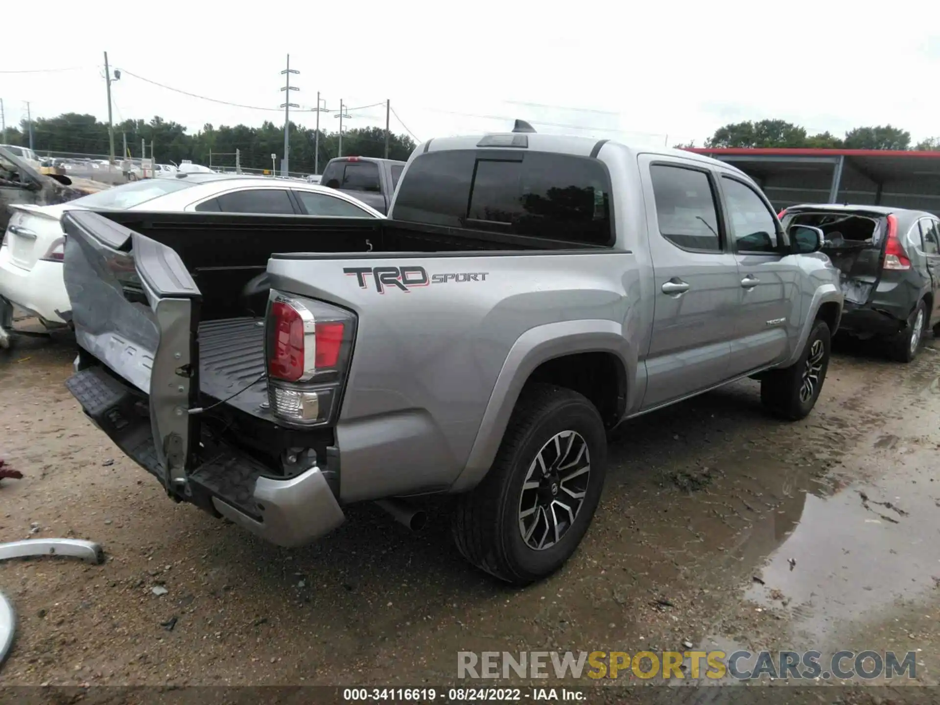 4 Photograph of a damaged car 3TMAZ5CN8LM124162 TOYOTA TACOMA 2WD 2020