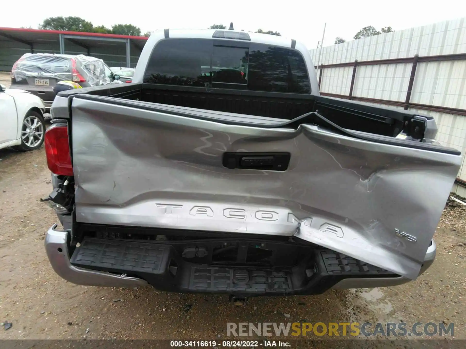 6 Photograph of a damaged car 3TMAZ5CN8LM124162 TOYOTA TACOMA 2WD 2020