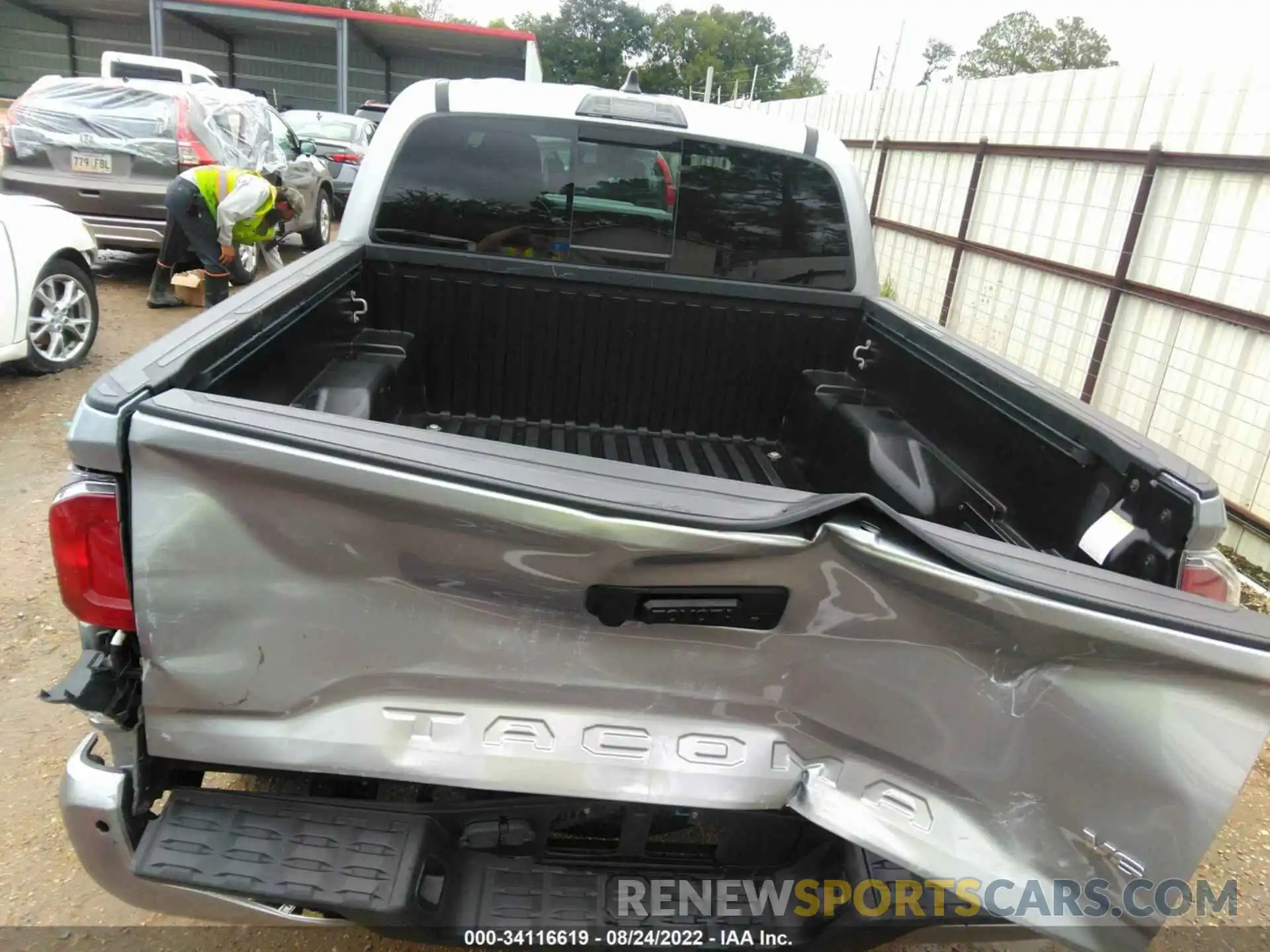 8 Photograph of a damaged car 3TMAZ5CN8LM124162 TOYOTA TACOMA 2WD 2020