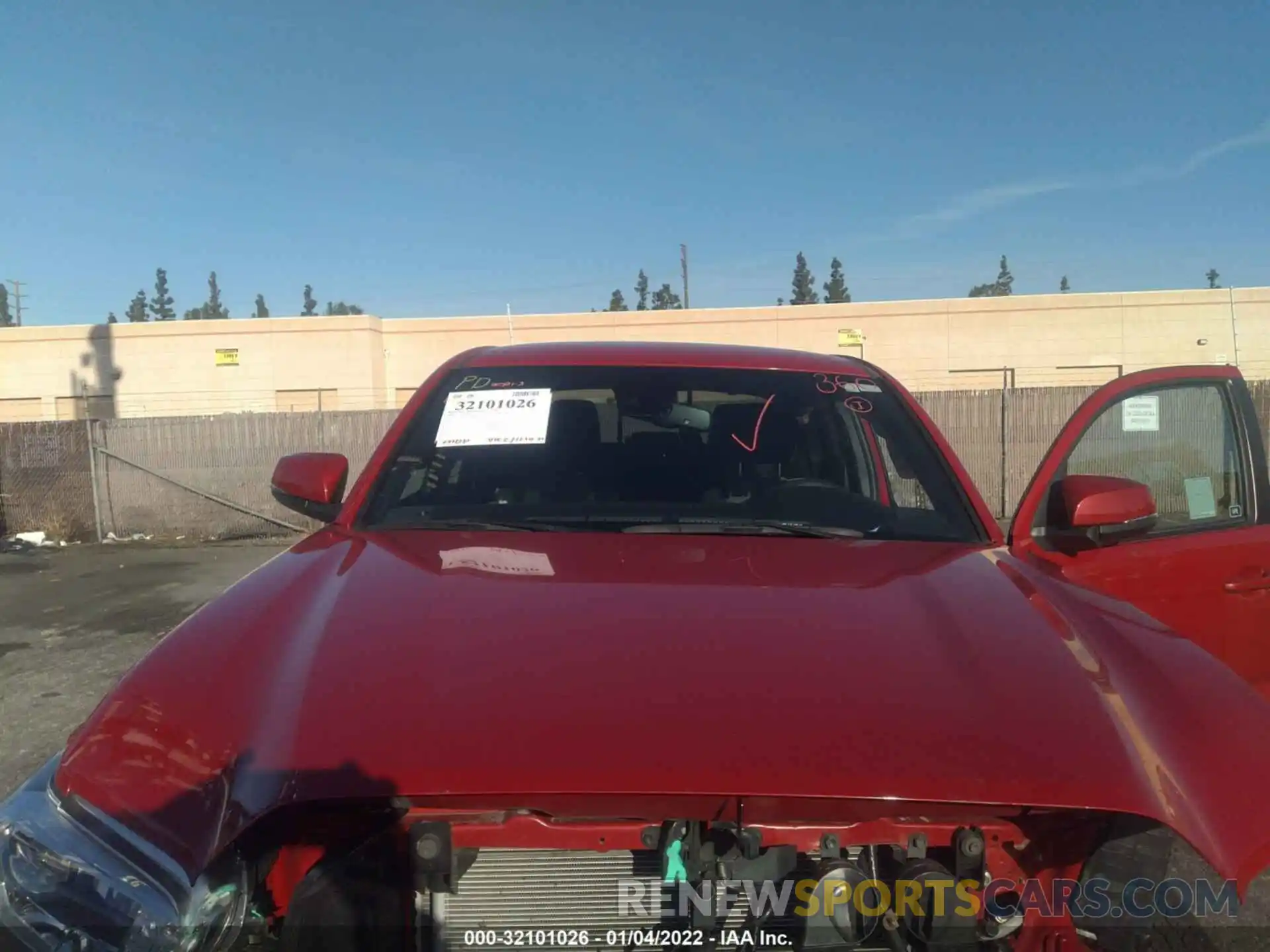 10 Photograph of a damaged car 3TMAZ5CN8LM128566 TOYOTA TACOMA 2WD 2020