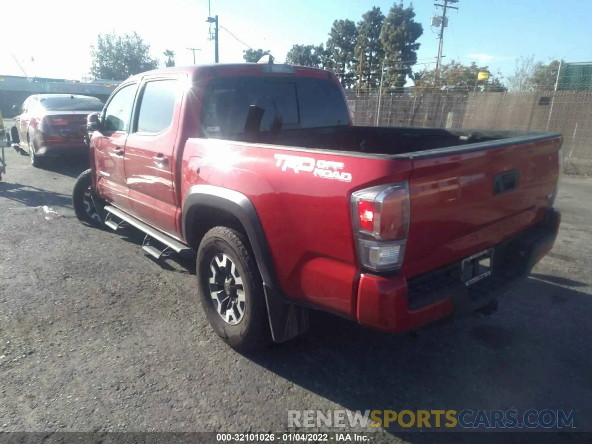 3 Photograph of a damaged car 3TMAZ5CN8LM128566 TOYOTA TACOMA 2WD 2020