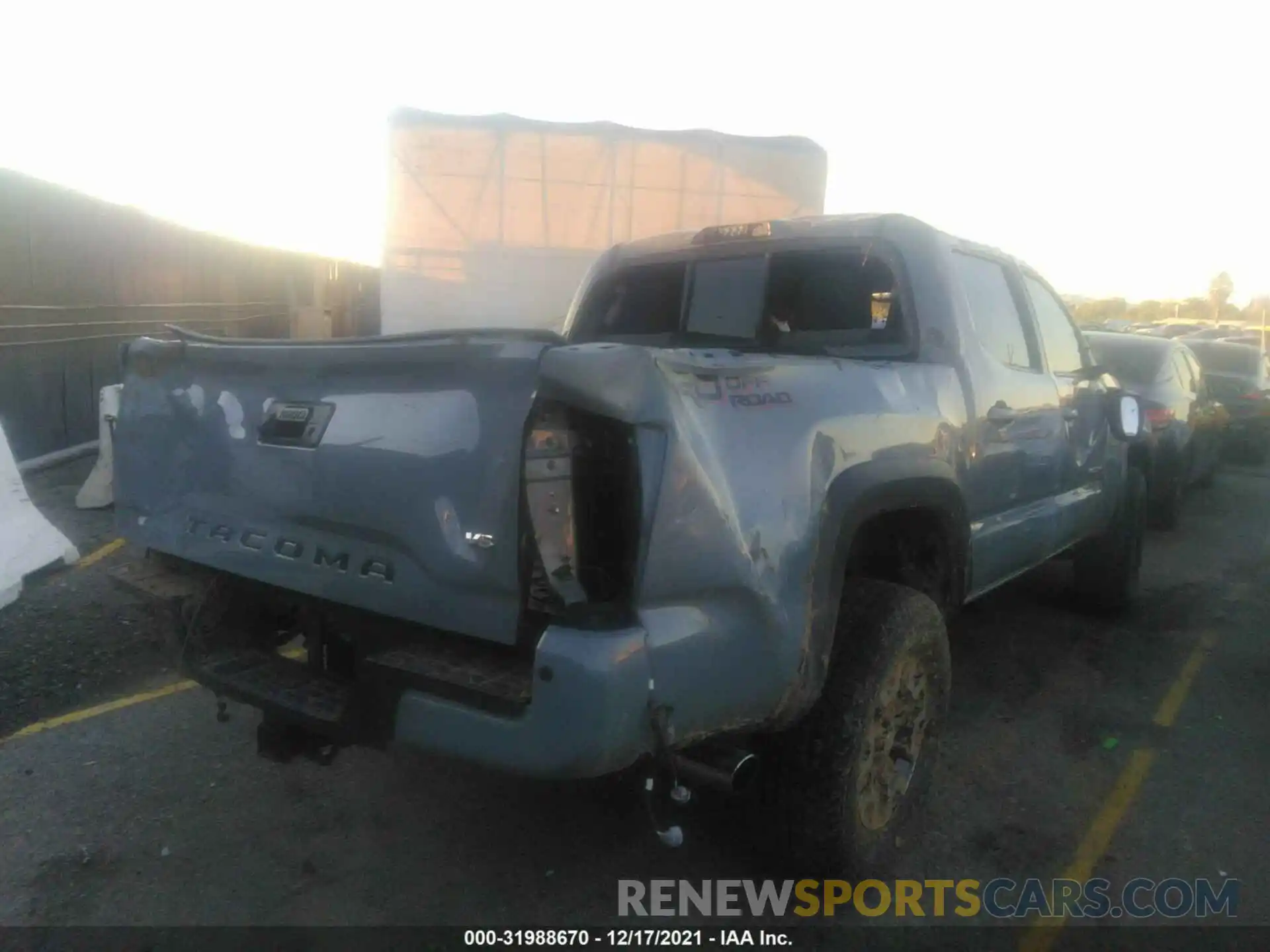 4 Фотография поврежденного автомобиля 3TMAZ5CN8LM131645 TOYOTA TACOMA 2WD 2020