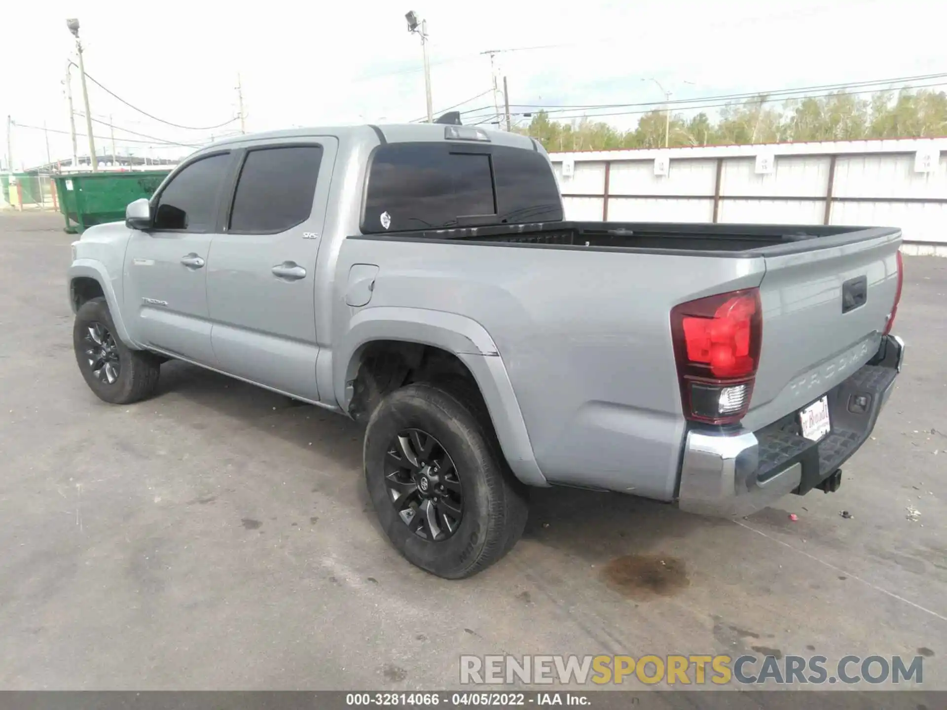 3 Фотография поврежденного автомобиля 3TMAZ5CN8LM132438 TOYOTA TACOMA 2WD 2020