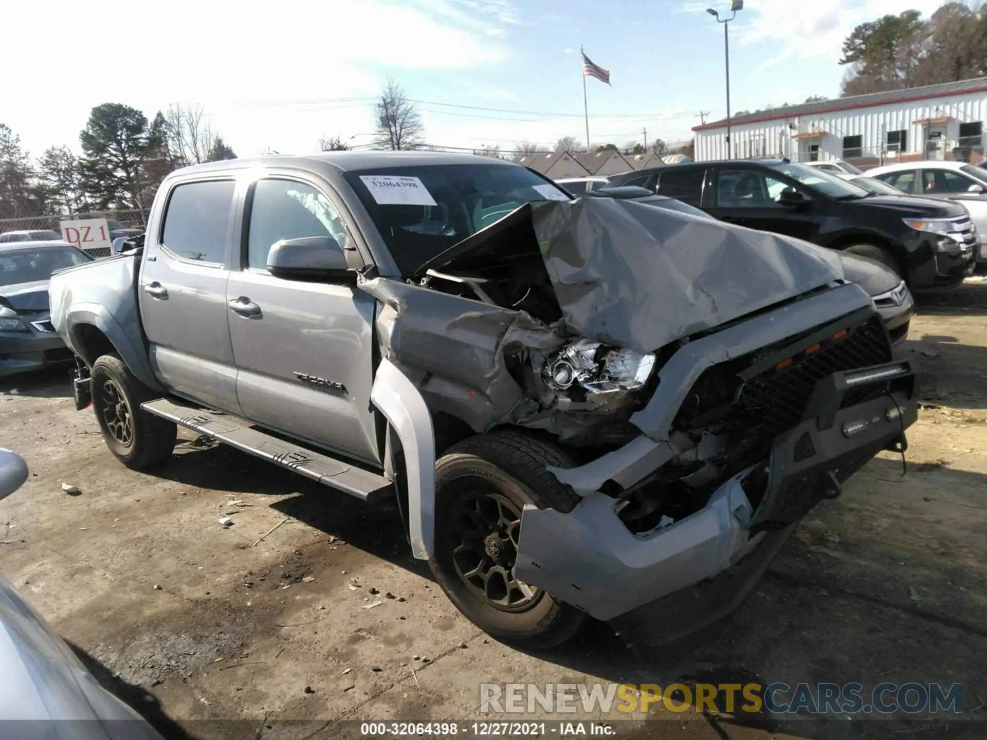 1 Photograph of a damaged car 3TMAZ5CN8LM137901 TOYOTA TACOMA 2WD 2020