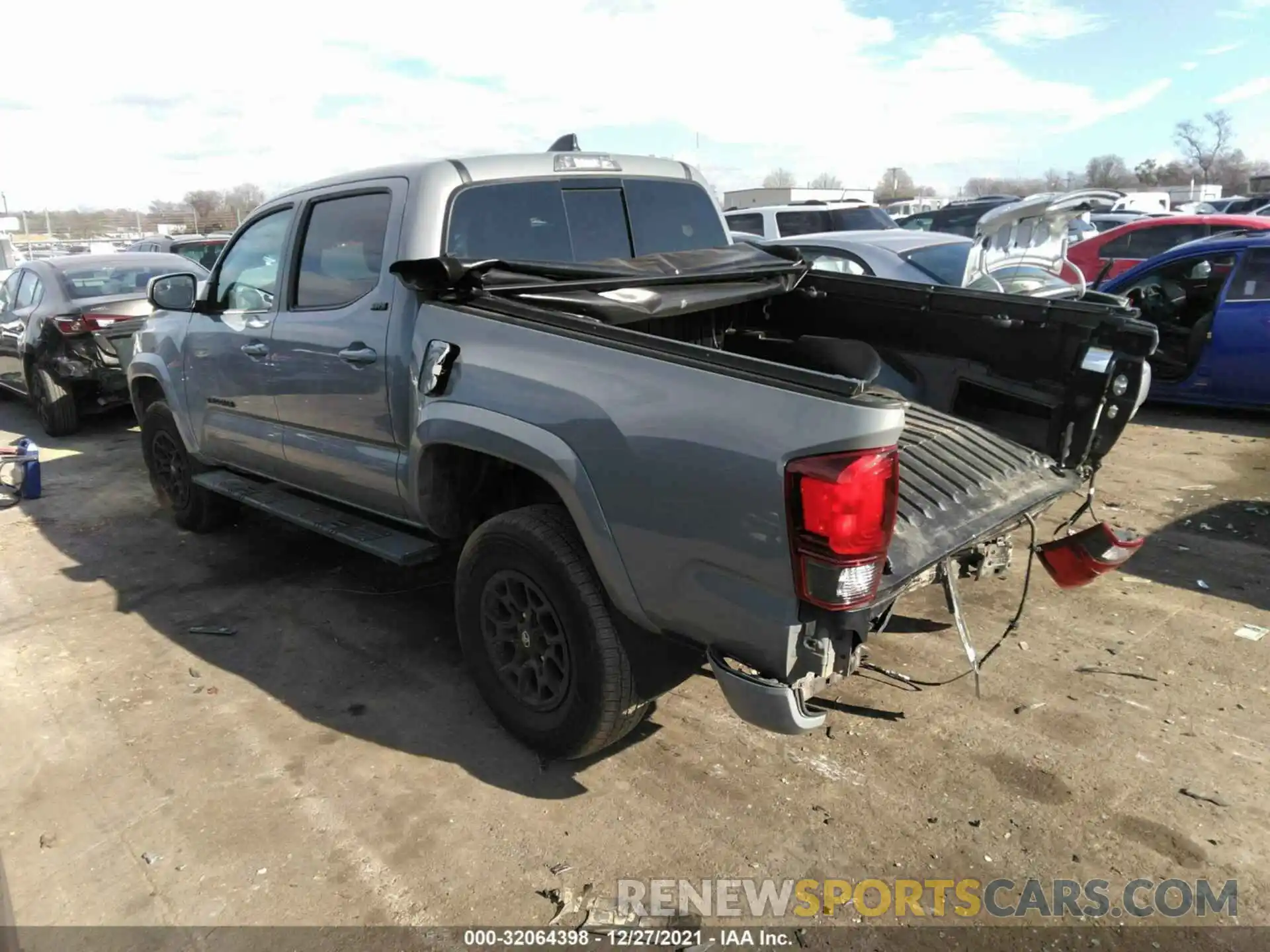 3 Photograph of a damaged car 3TMAZ5CN8LM137901 TOYOTA TACOMA 2WD 2020