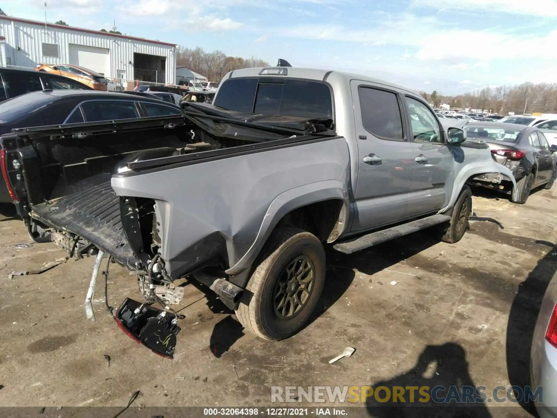 4 Photograph of a damaged car 3TMAZ5CN8LM137901 TOYOTA TACOMA 2WD 2020