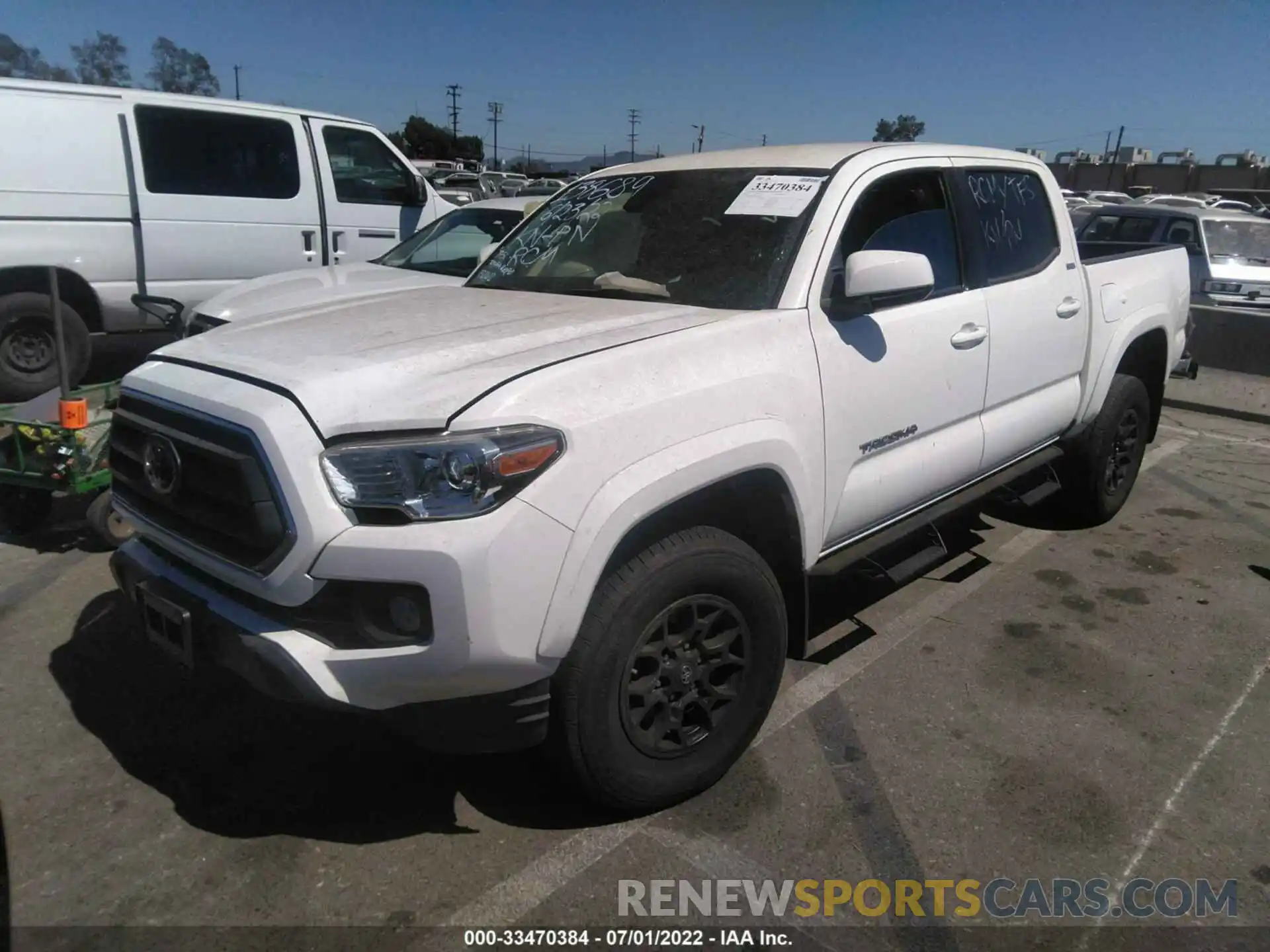 2 Photograph of a damaged car 3TMAZ5CN8LM138689 TOYOTA TACOMA 2WD 2020