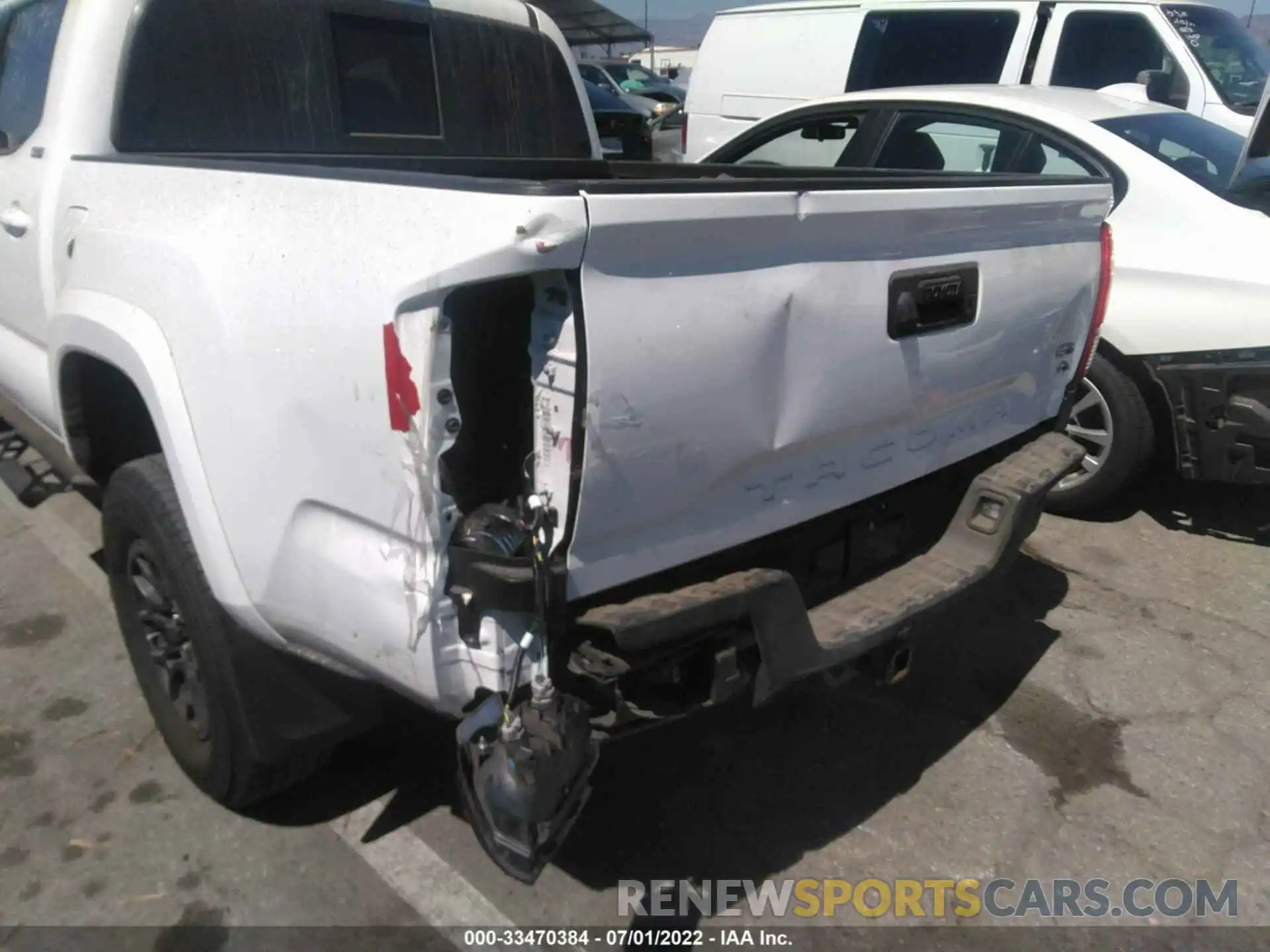 6 Photograph of a damaged car 3TMAZ5CN8LM138689 TOYOTA TACOMA 2WD 2020