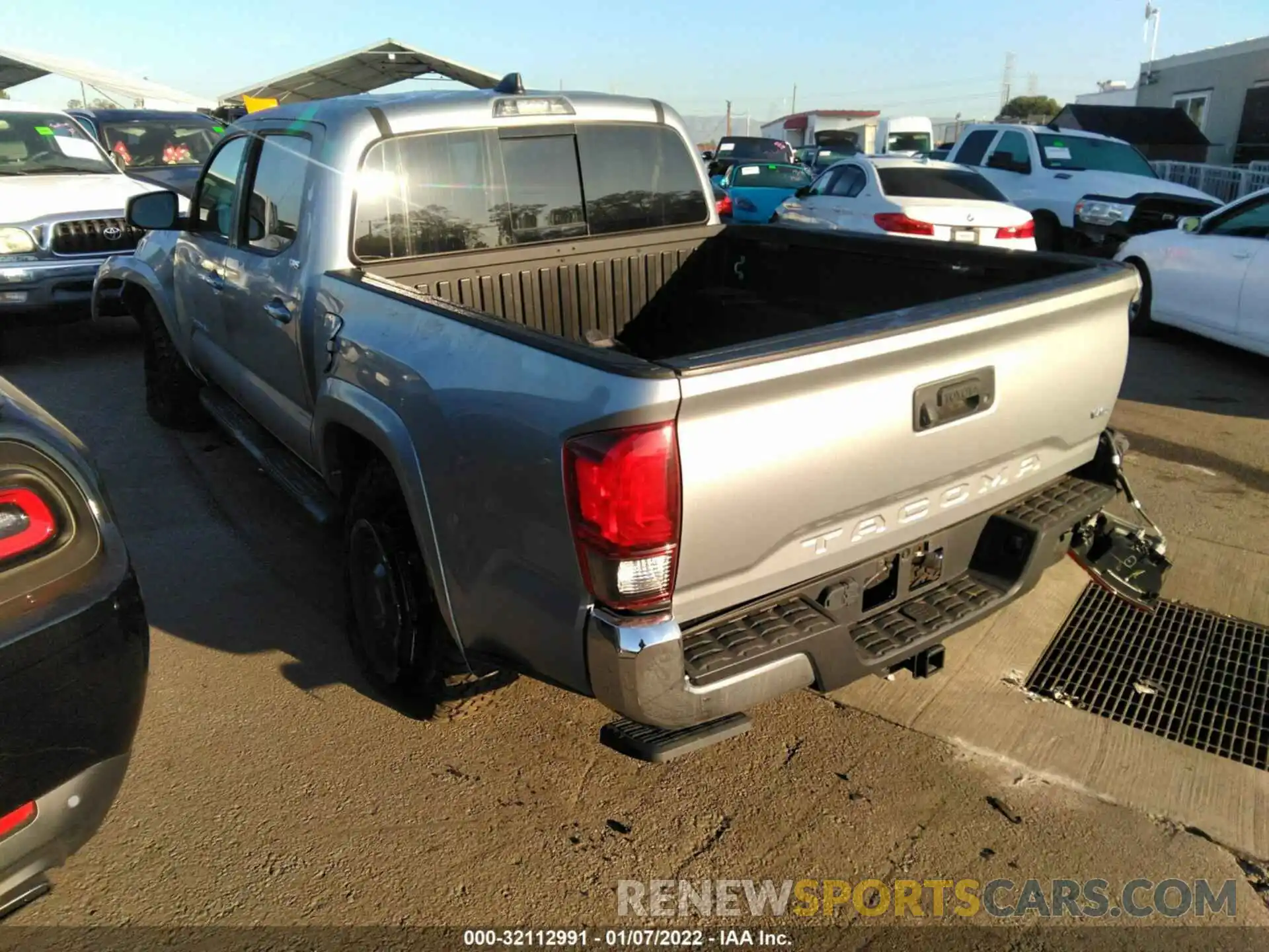 3 Photograph of a damaged car 3TMAZ5CN9LM114935 TOYOTA TACOMA 2WD 2020