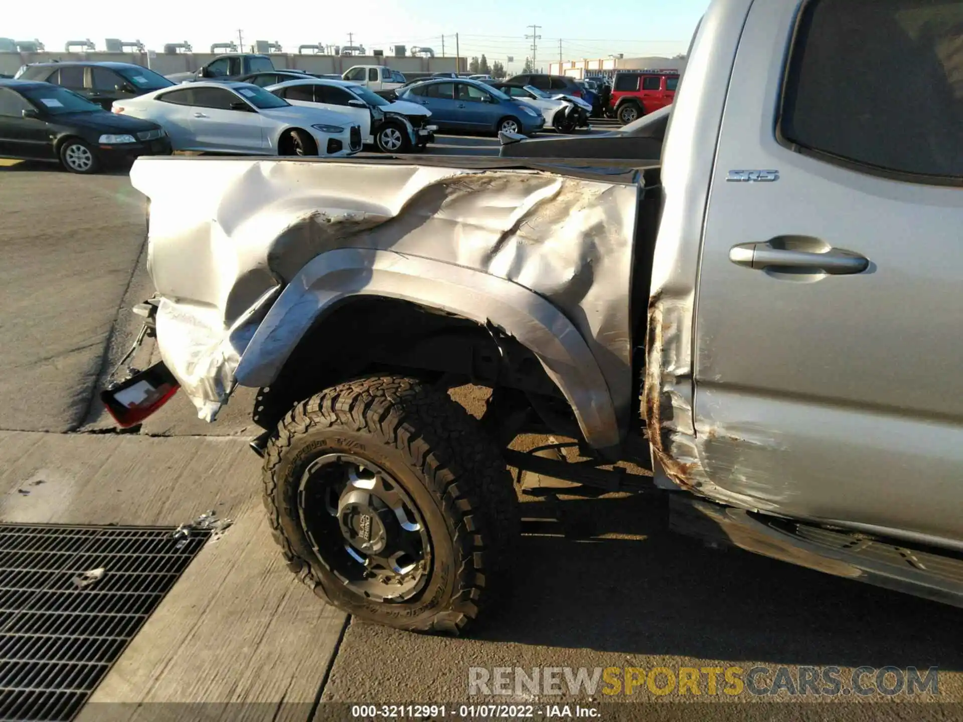 6 Photograph of a damaged car 3TMAZ5CN9LM114935 TOYOTA TACOMA 2WD 2020