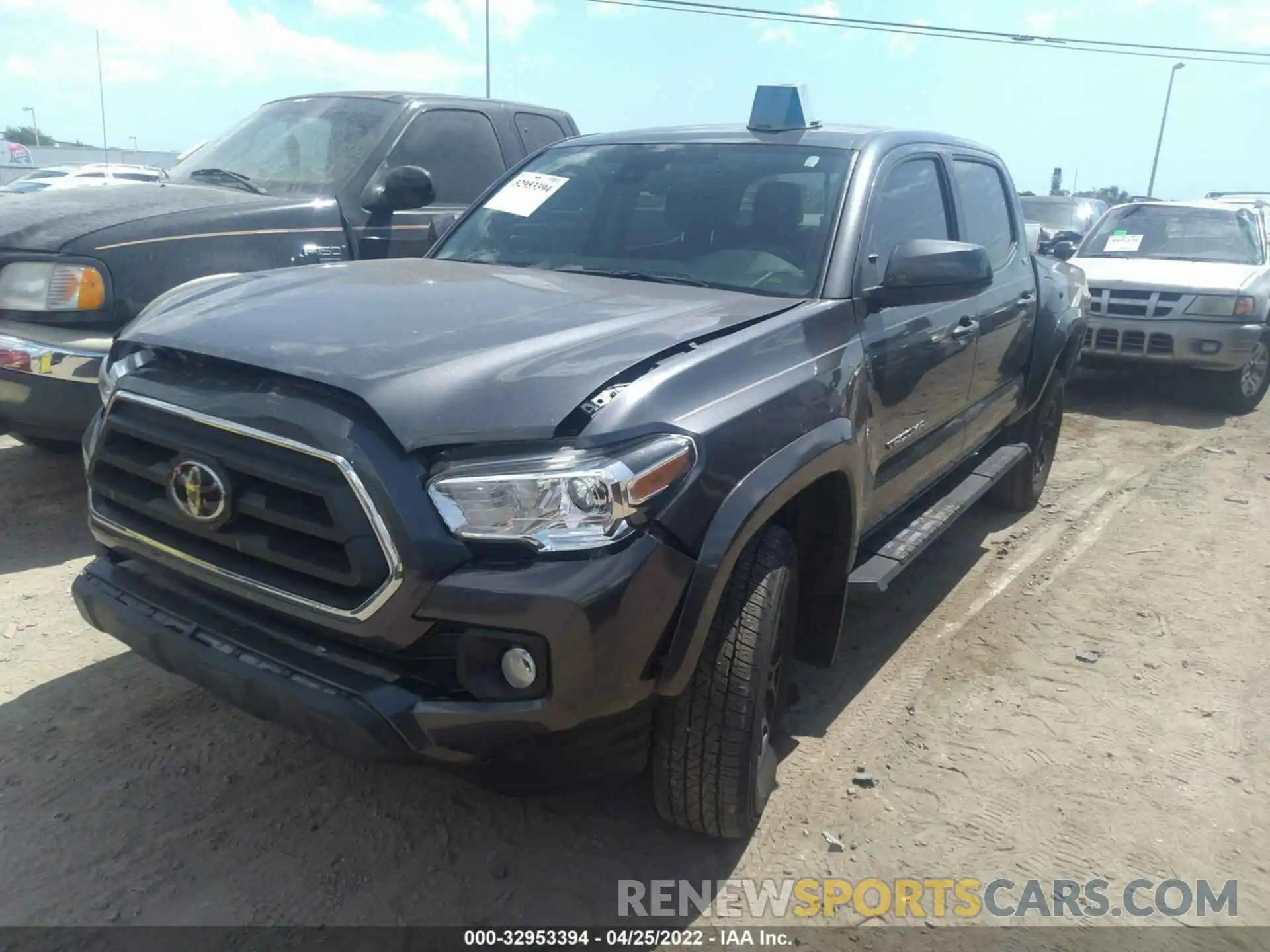 2 Photograph of a damaged car 3TMAZ5CN9LM130469 TOYOTA TACOMA 2WD 2020