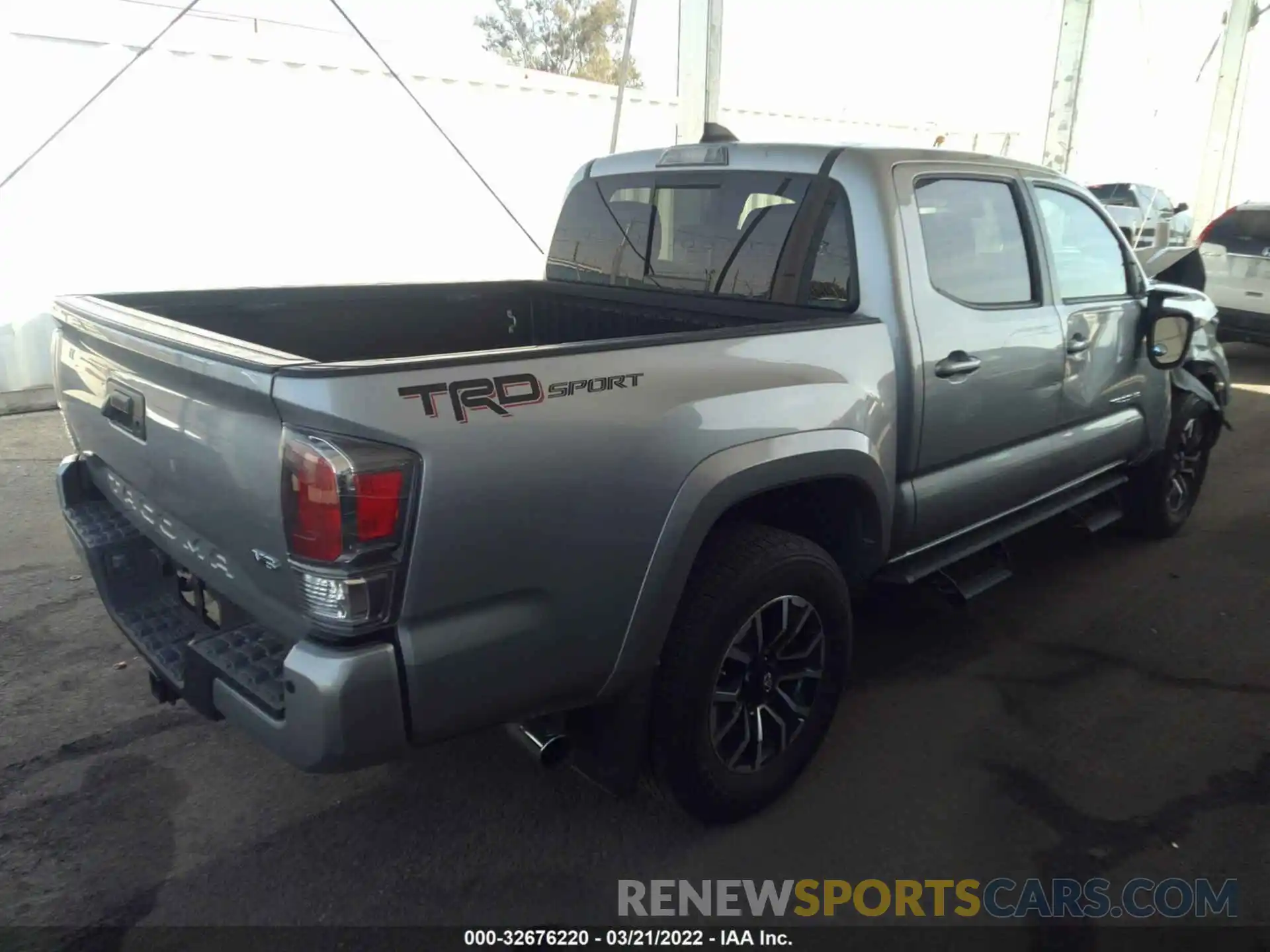 4 Photograph of a damaged car 3TMAZ5CN9LM131072 TOYOTA TACOMA 2WD 2020