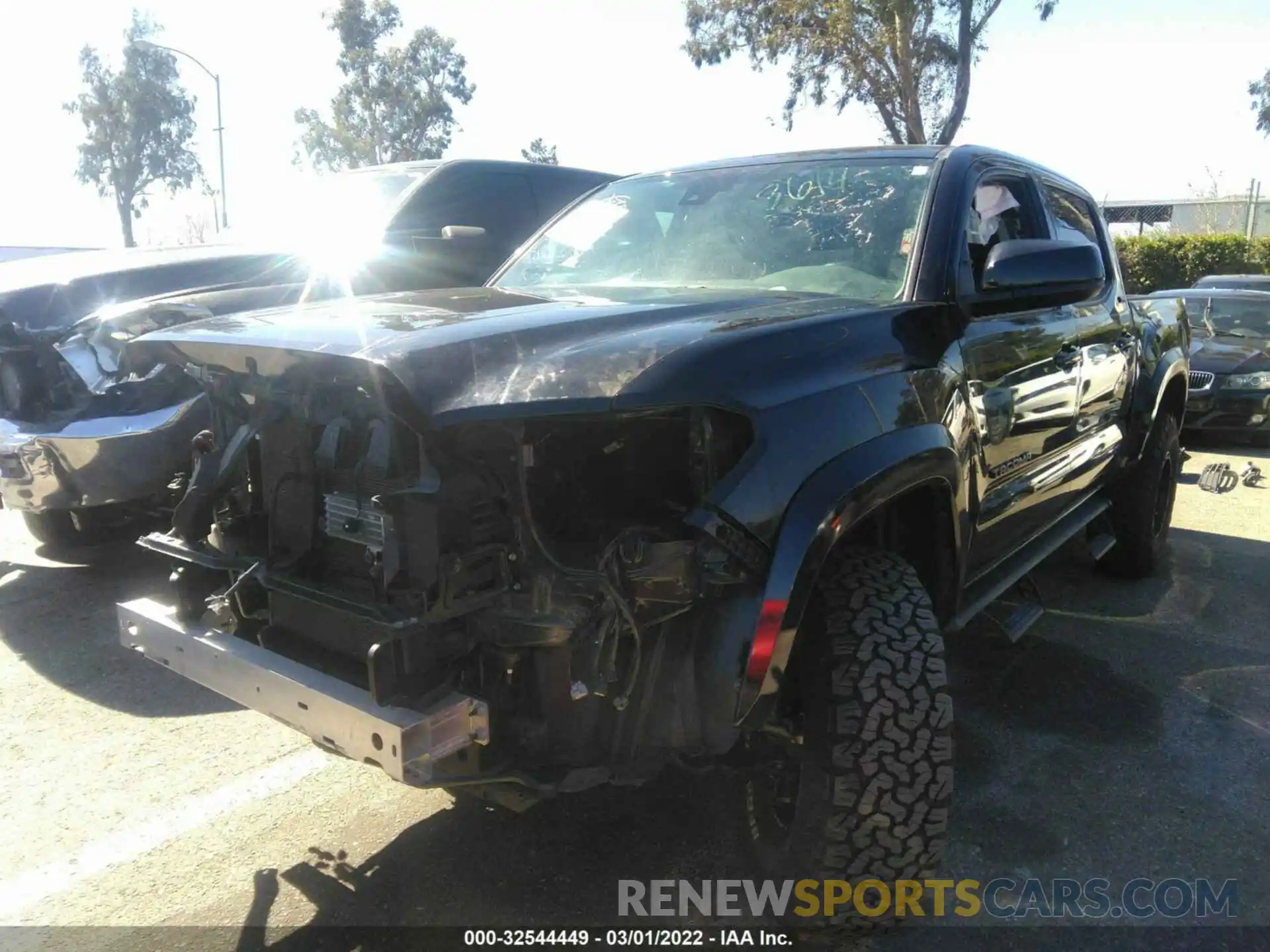 2 Photograph of a damaged car 3TMAZ5CN9LM131640 TOYOTA TACOMA 2WD 2020