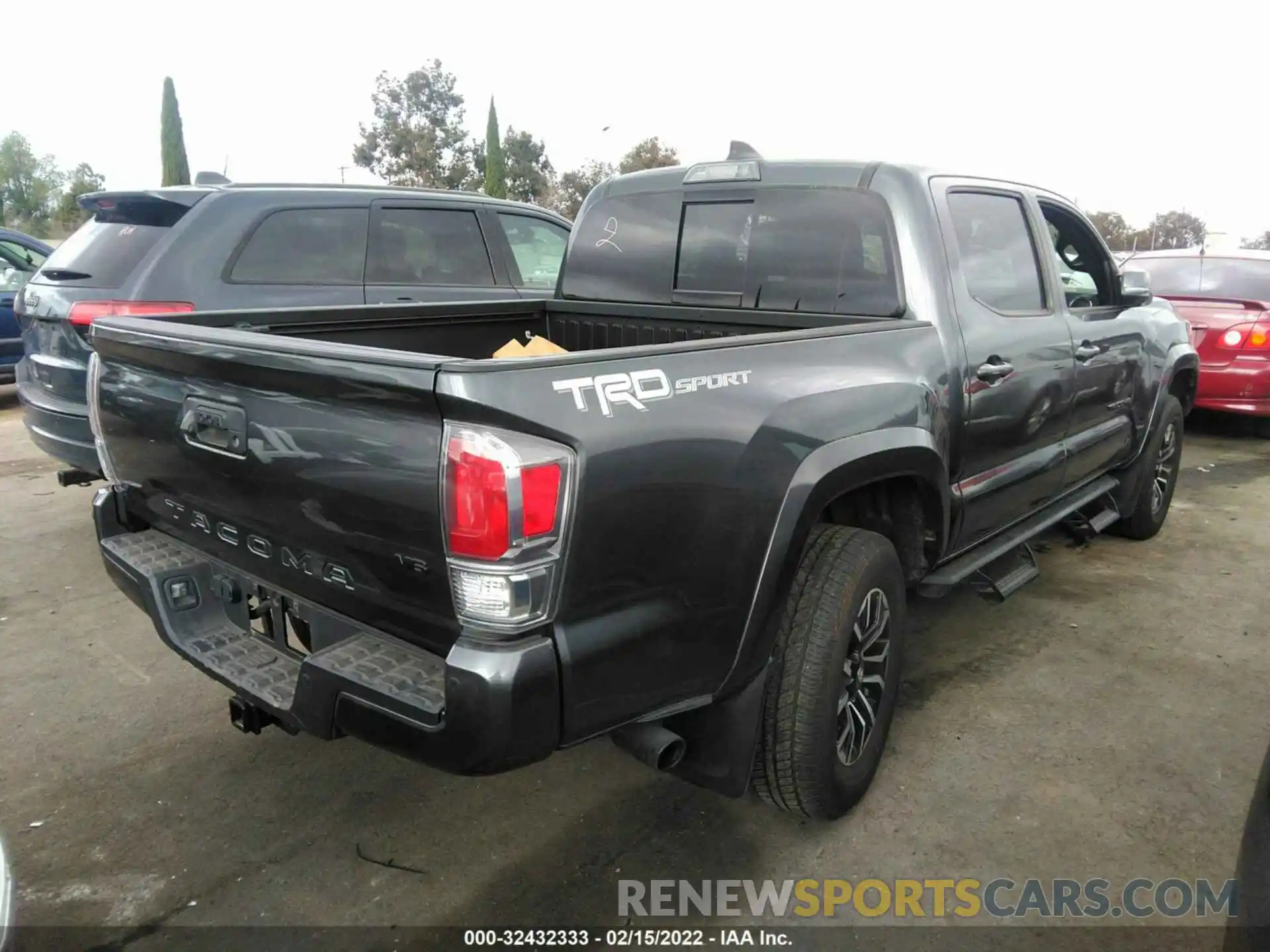 4 Фотография поврежденного автомобиля 3TMAZ5CN9LM131833 TOYOTA TACOMA 2WD 2020