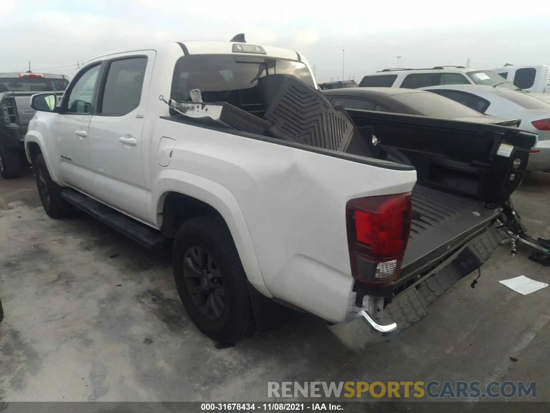 3 Photograph of a damaged car 3TMAZ5CN9LM135736 TOYOTA TACOMA 2WD 2020