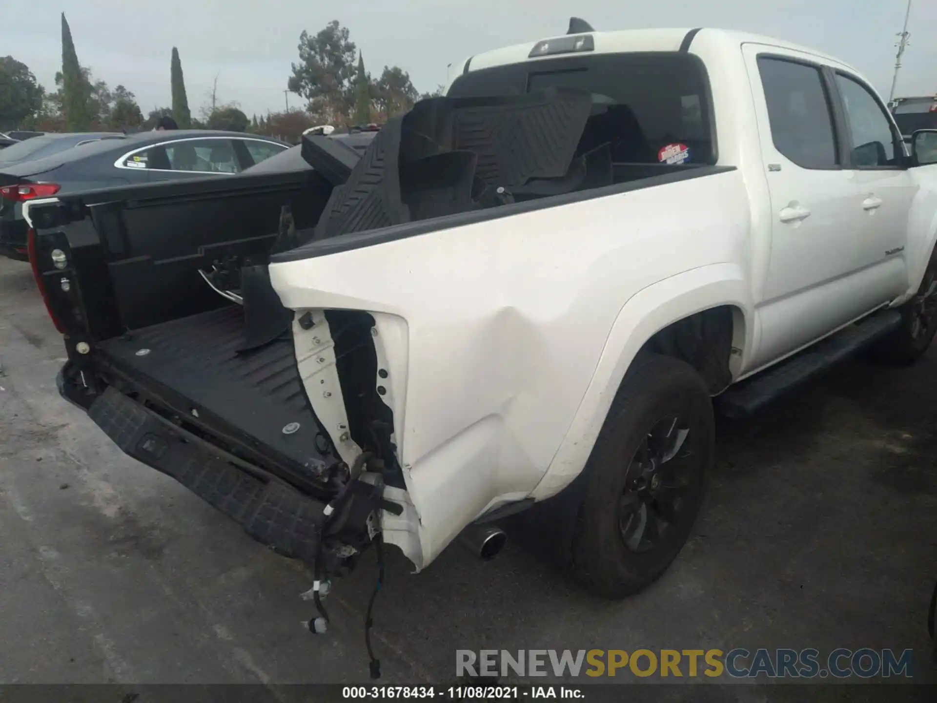 6 Photograph of a damaged car 3TMAZ5CN9LM135736 TOYOTA TACOMA 2WD 2020