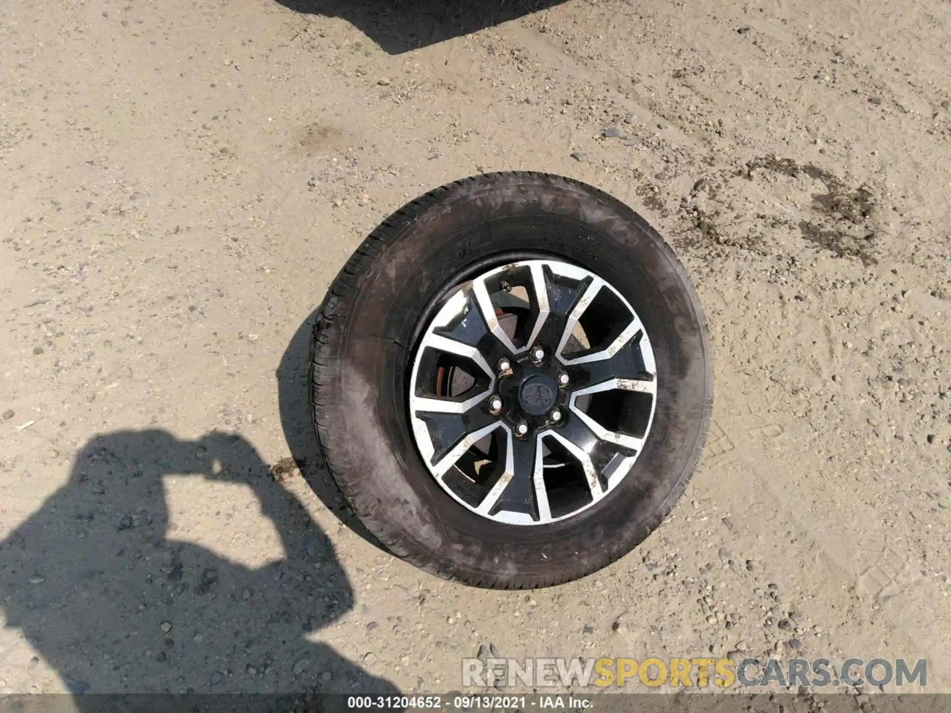 12 Photograph of a damaged car 3TMAZ5CN9LM135865 TOYOTA TACOMA 2WD 2020