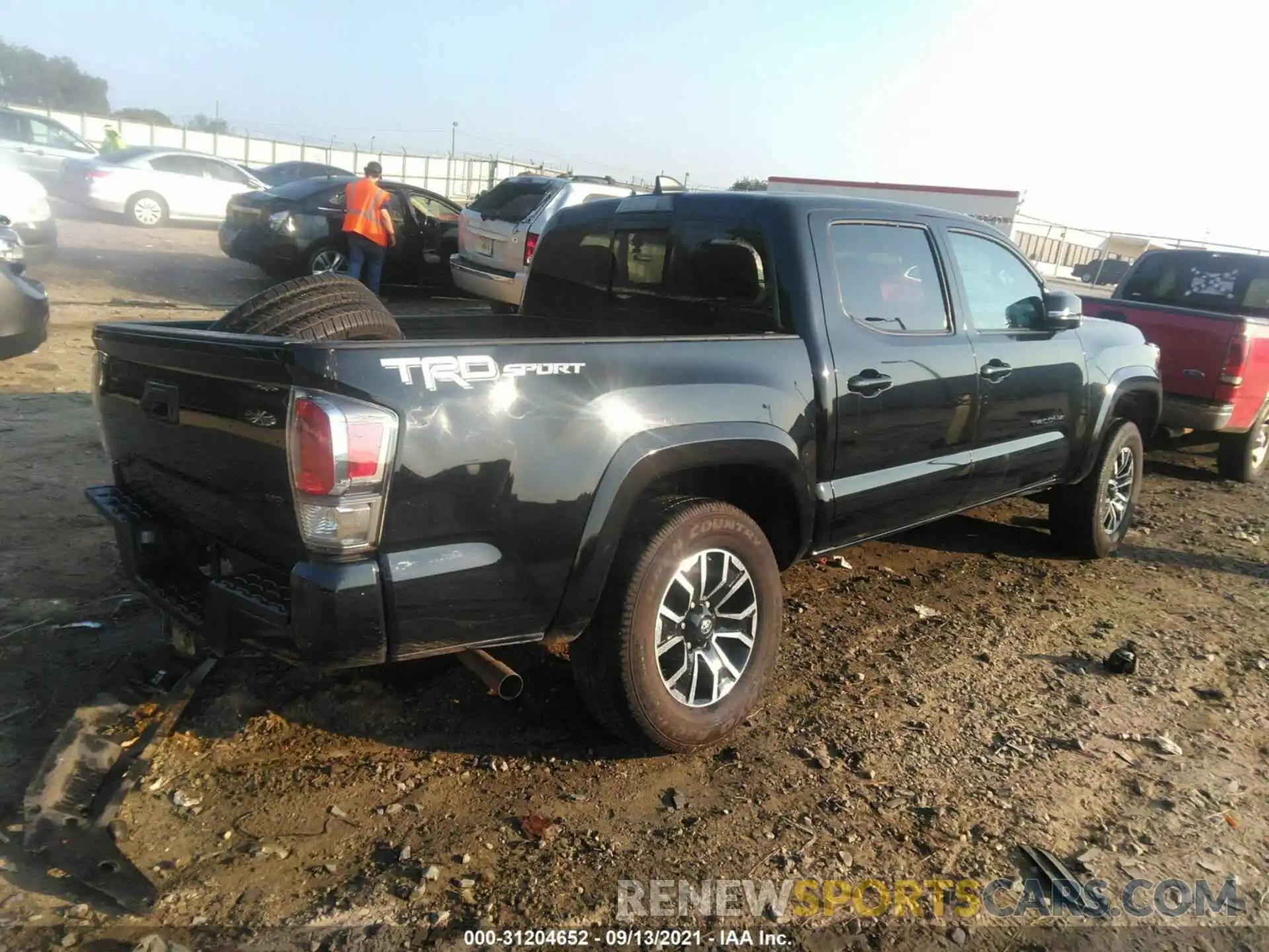 4 Photograph of a damaged car 3TMAZ5CN9LM135865 TOYOTA TACOMA 2WD 2020