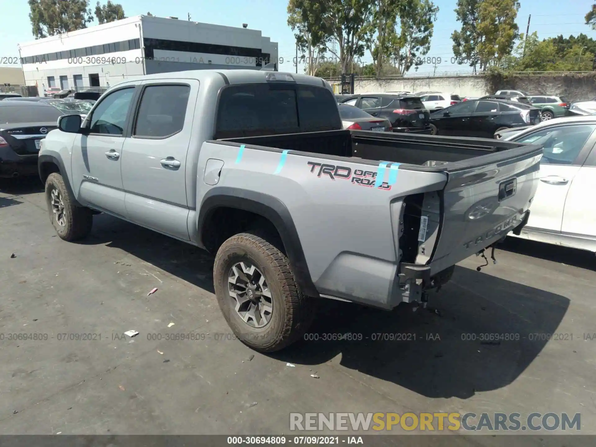 3 Photograph of a damaged car 3TMAZ5CN9LM137079 TOYOTA TACOMA 2WD 2020