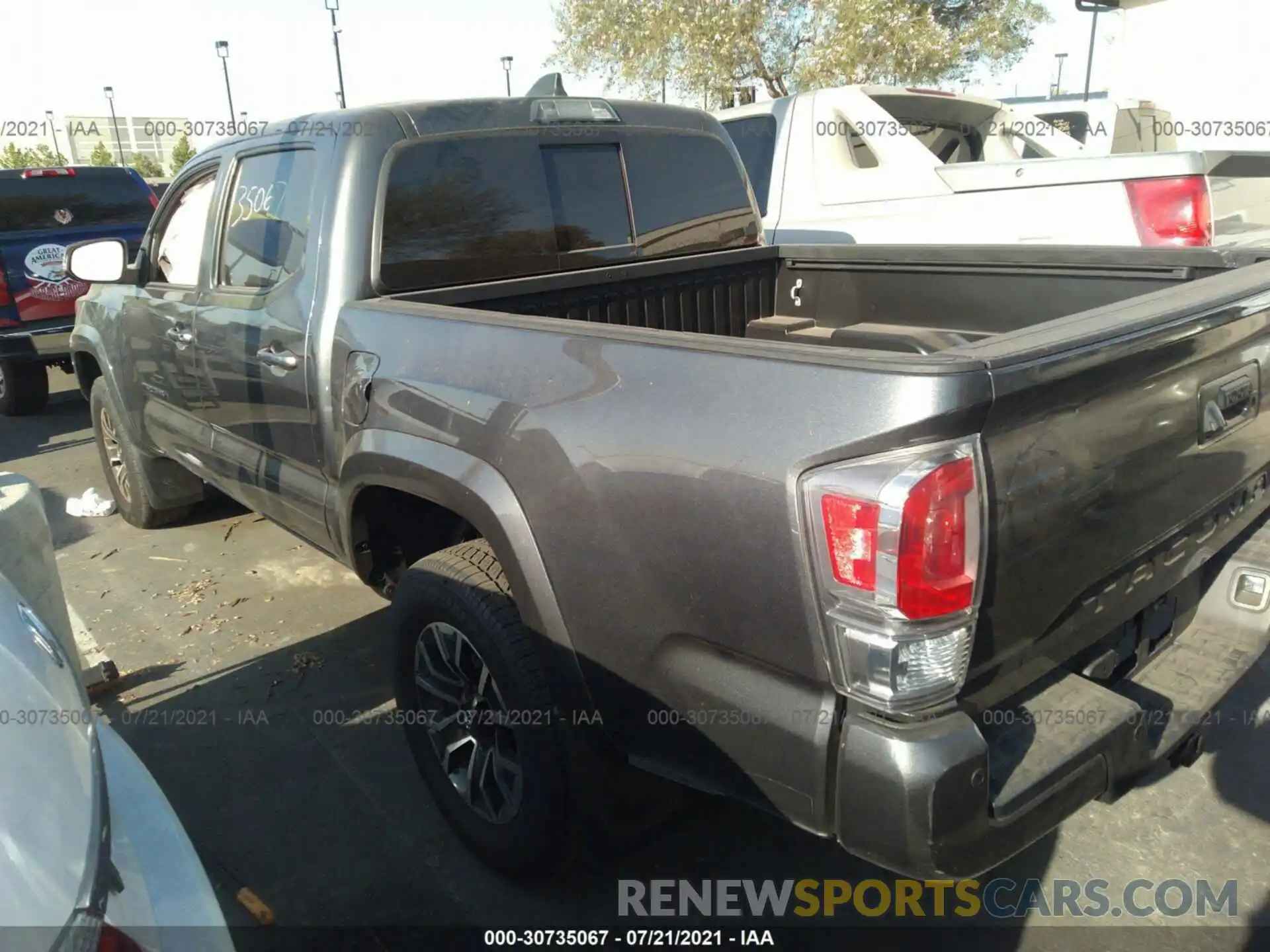 3 Photograph of a damaged car 3TMAZ5CN9LM137230 TOYOTA TACOMA 2WD 2020