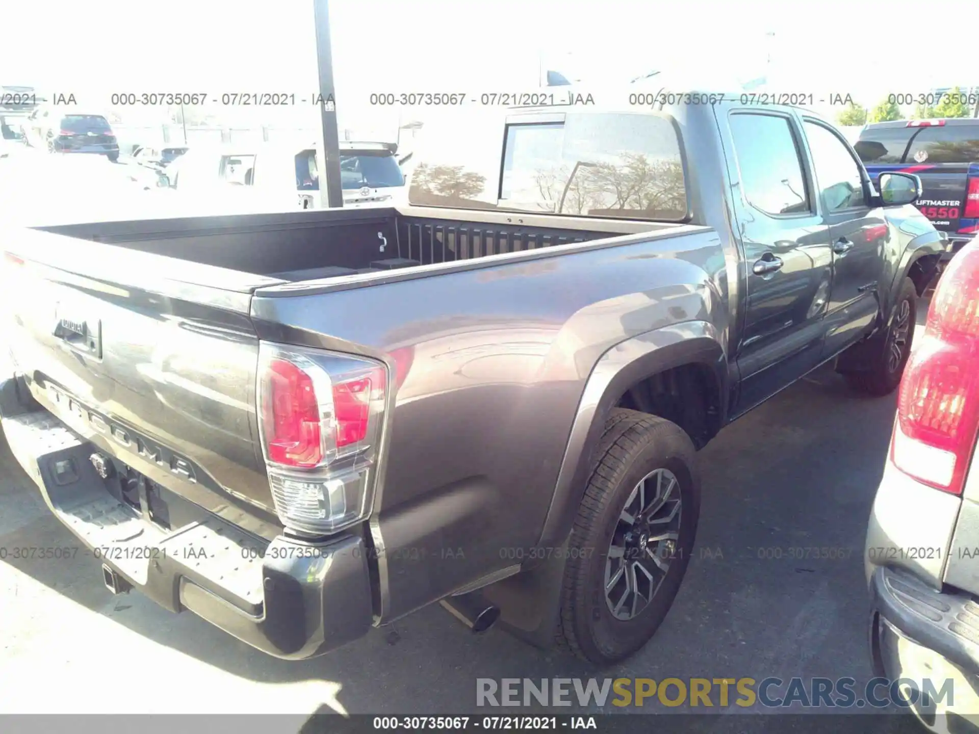 4 Фотография поврежденного автомобиля 3TMAZ5CN9LM137230 TOYOTA TACOMA 2WD 2020