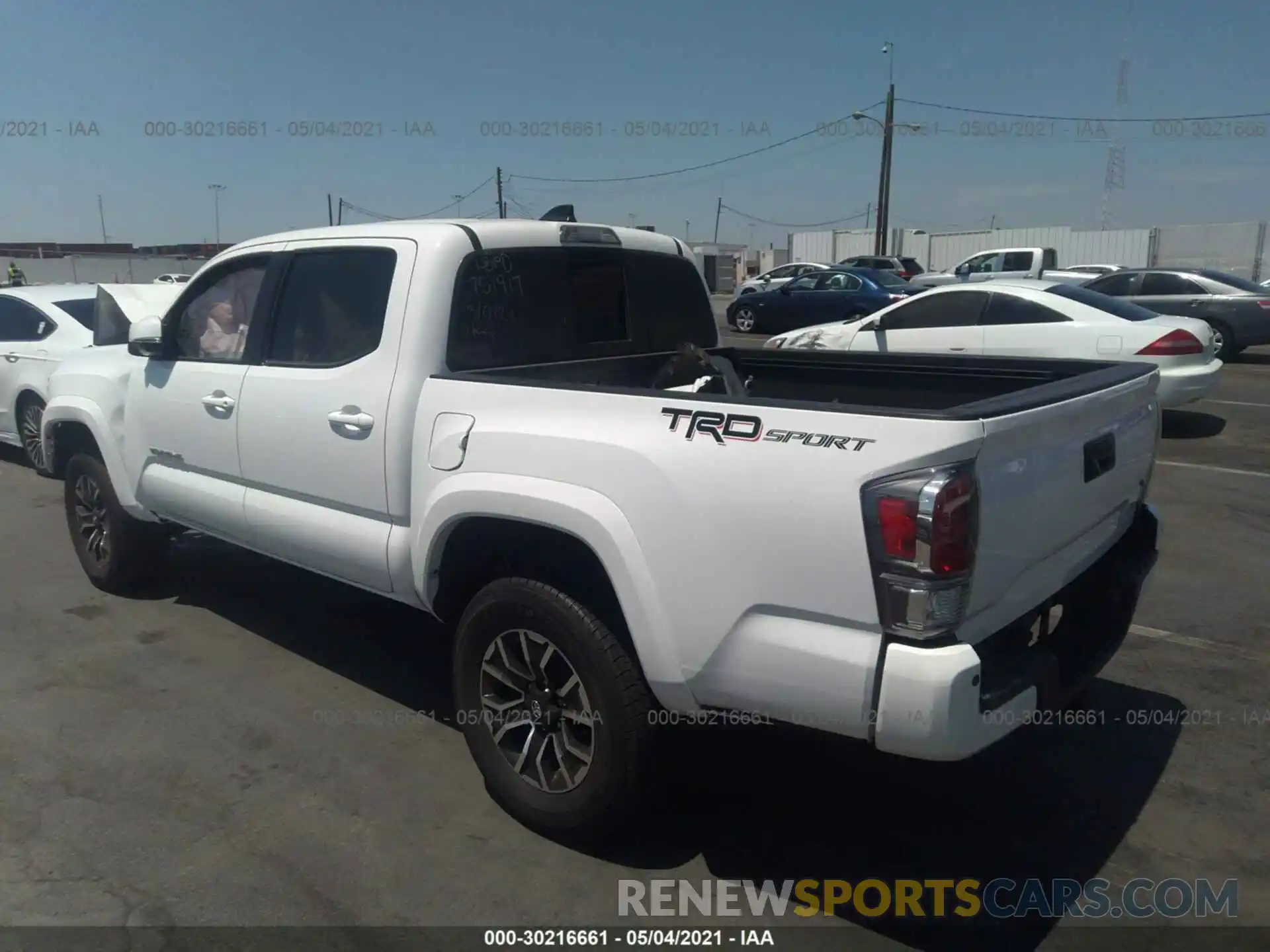 3 Photograph of a damaged car 3TMAZ5CNXLM117326 TOYOTA TACOMA 2WD 2020