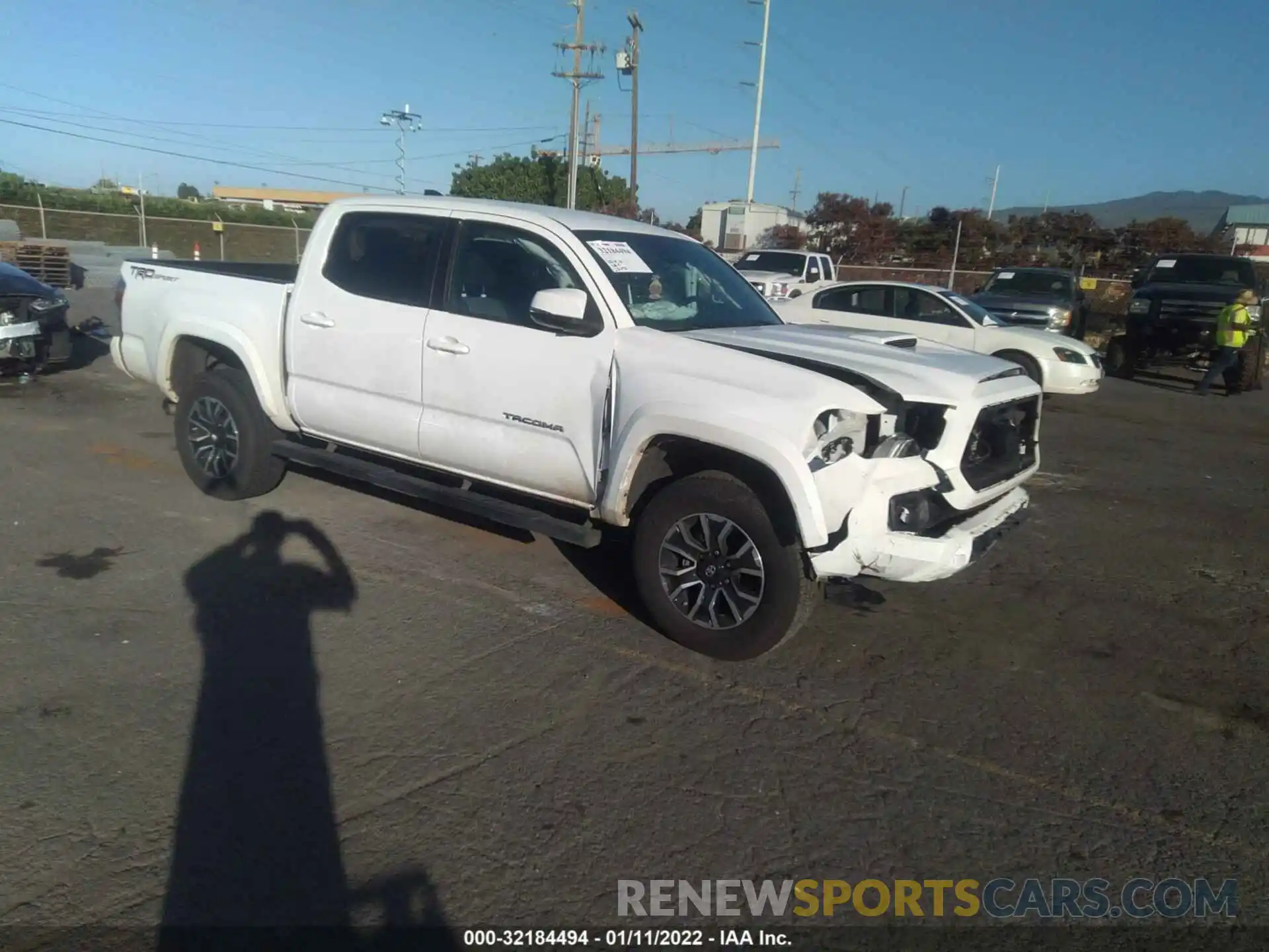 1 Photograph of a damaged car 3TMAZ5CNXLM123742 TOYOTA TACOMA 2WD 2020