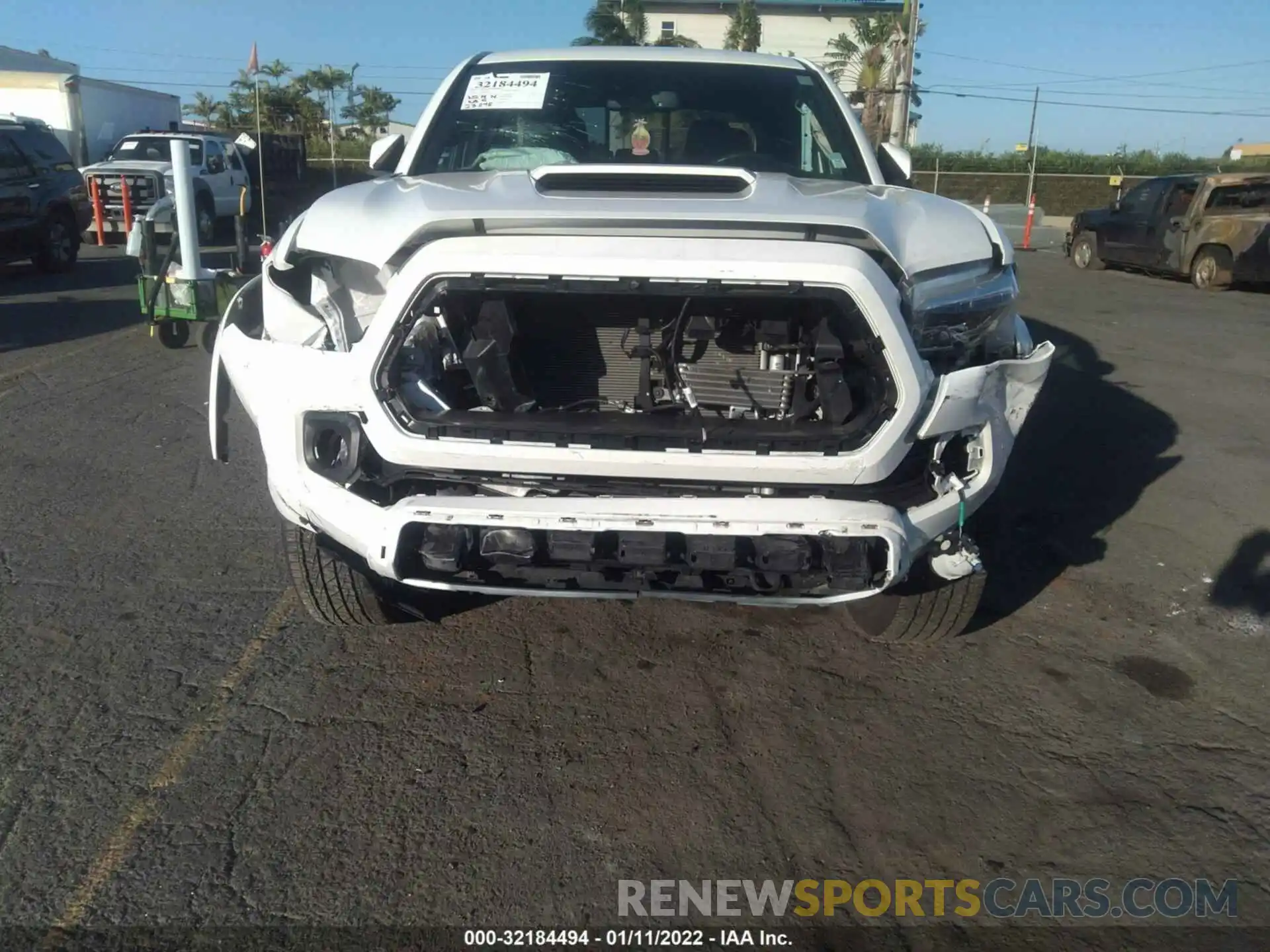 6 Photograph of a damaged car 3TMAZ5CNXLM123742 TOYOTA TACOMA 2WD 2020