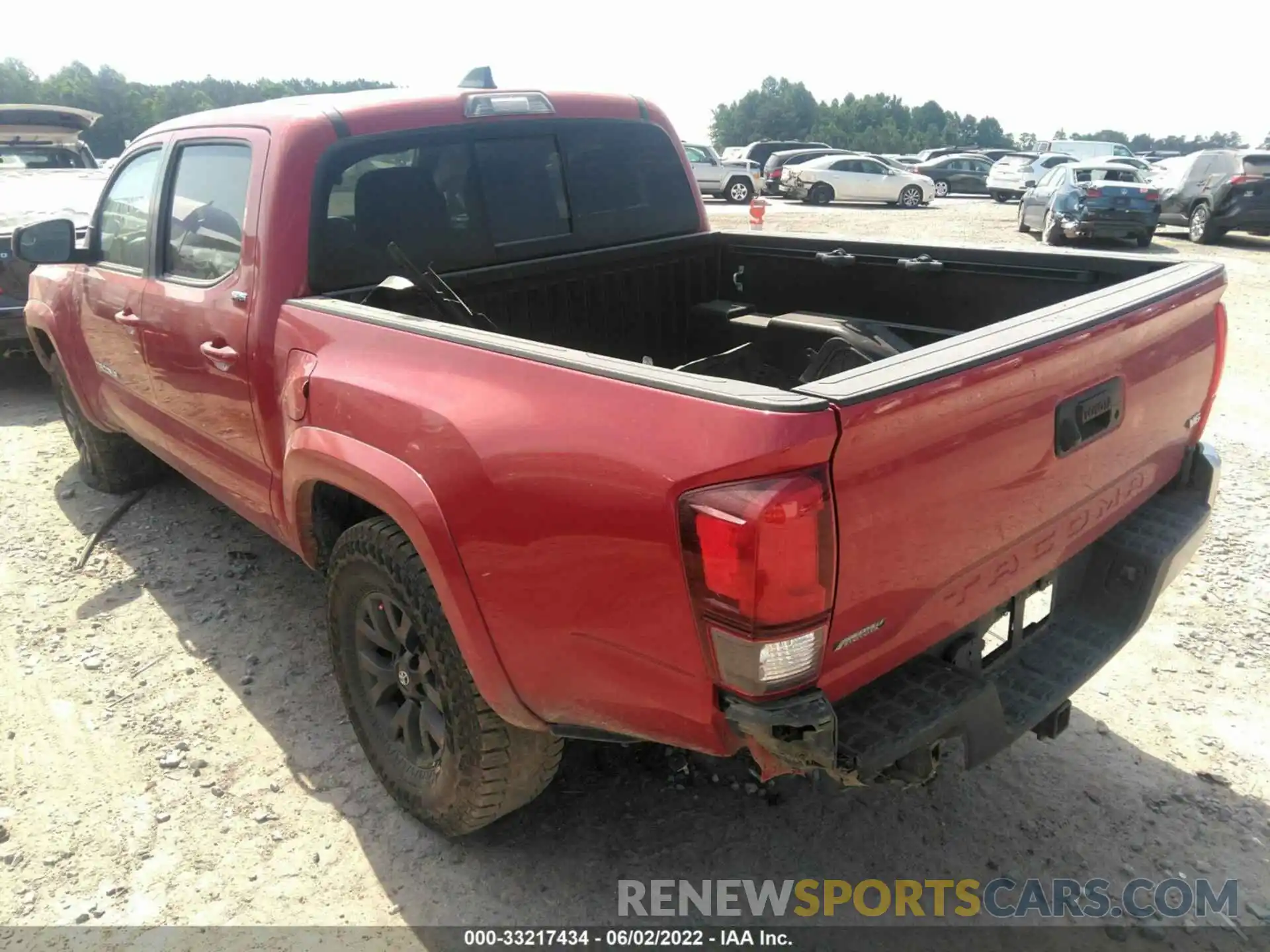 3 Photograph of a damaged car 3TMAZ5CNXLM125491 TOYOTA TACOMA 2WD 2020