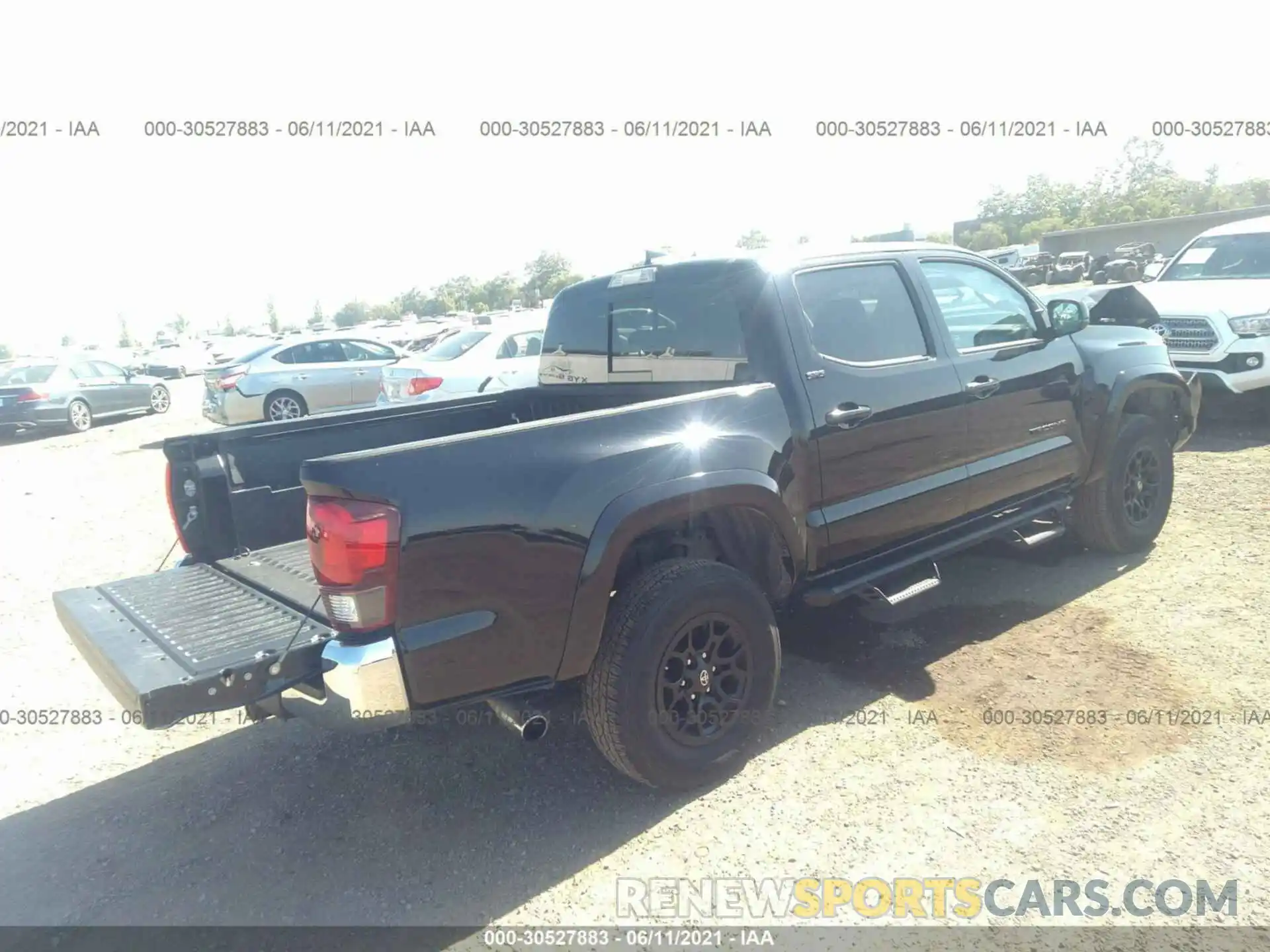 4 Фотография поврежденного автомобиля 3TMAZ5CNXLM126107 TOYOTA TACOMA 2WD 2020