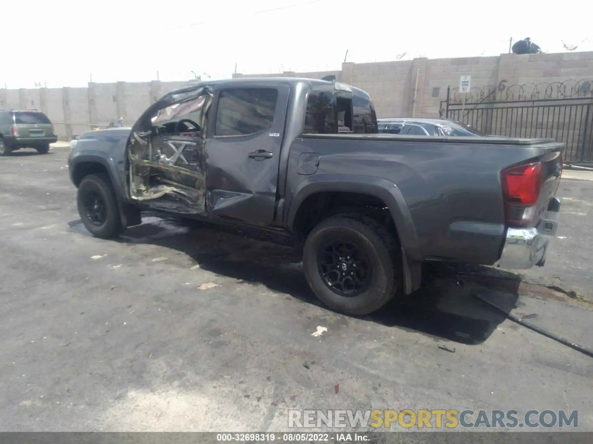 6 Photograph of a damaged car 3TMAZ5CNXLM126382 TOYOTA TACOMA 2WD 2020