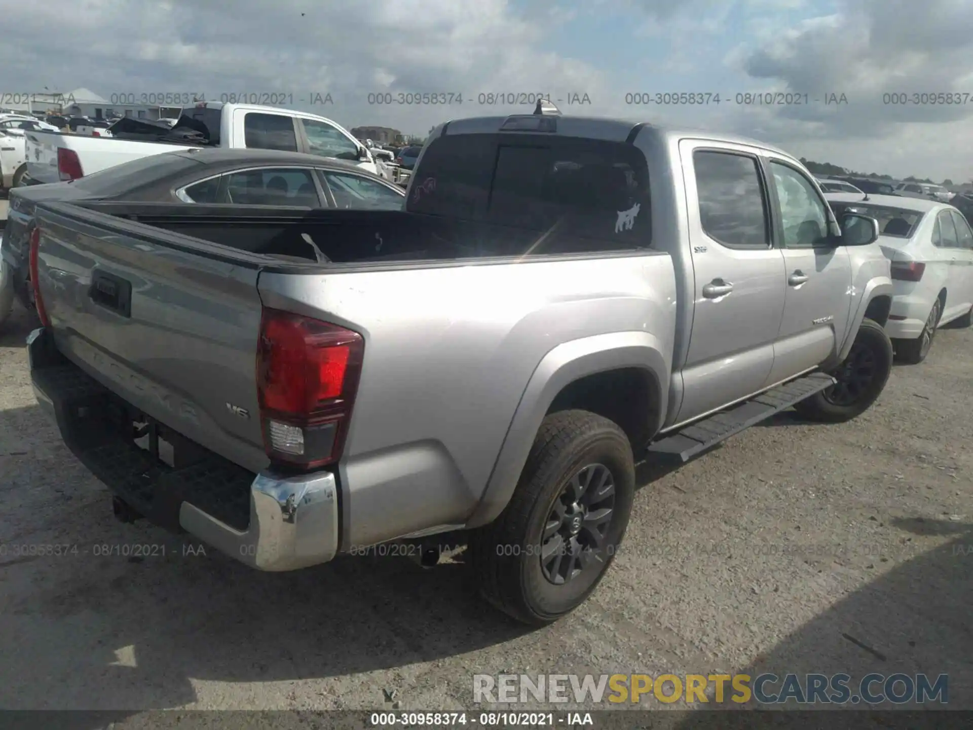 4 Фотография поврежденного автомобиля 3TMAZ5CNXLM132666 TOYOTA TACOMA 2WD 2020