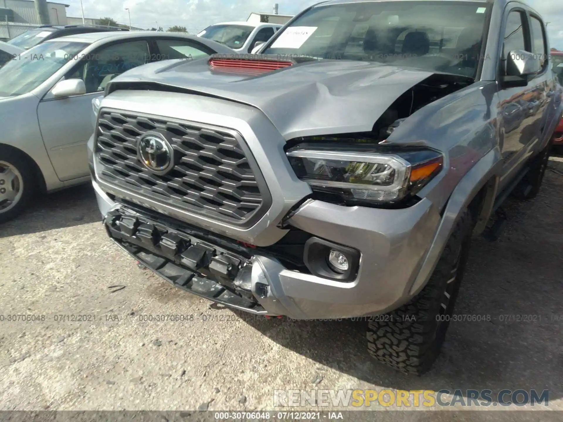 6 Photograph of a damaged car 3TMAZ5CNXLM133140 TOYOTA TACOMA 2WD 2020