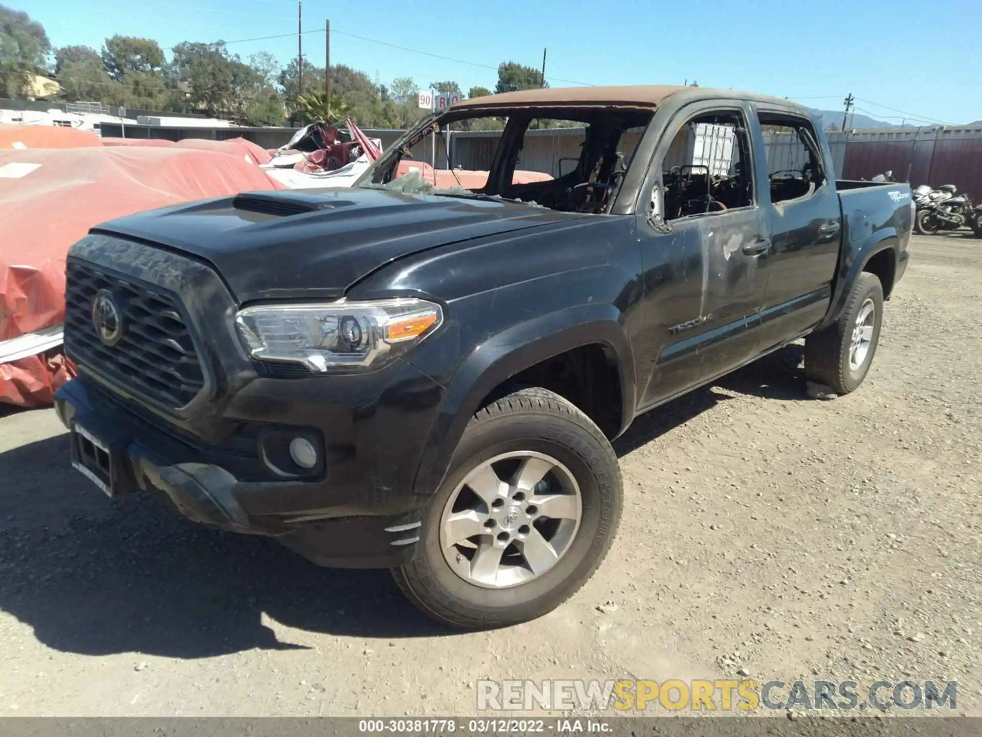 2 Photograph of a damaged car 3TMAZ5CNXLM133672 TOYOTA TACOMA 2WD 2020