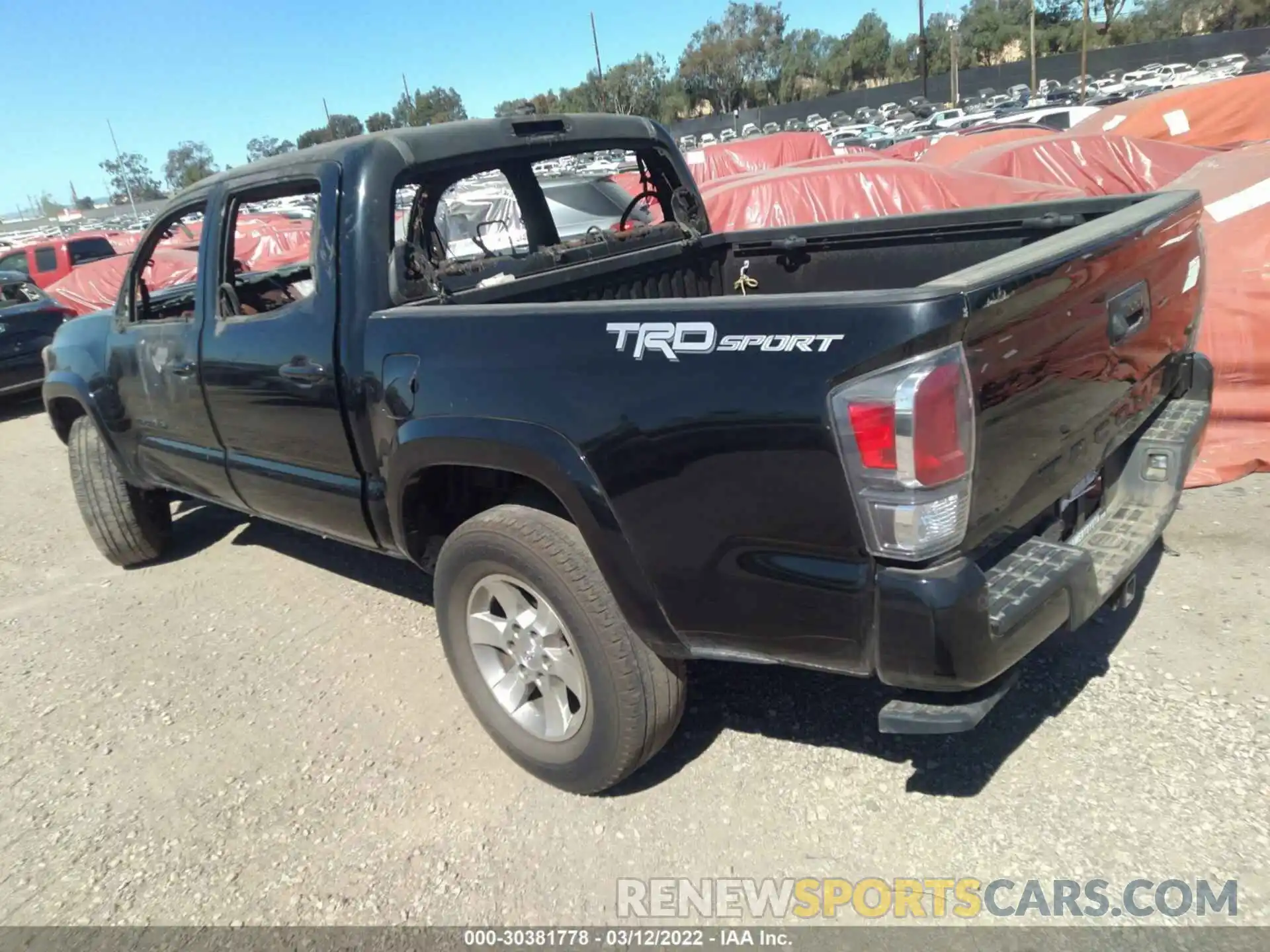 3 Photograph of a damaged car 3TMAZ5CNXLM133672 TOYOTA TACOMA 2WD 2020