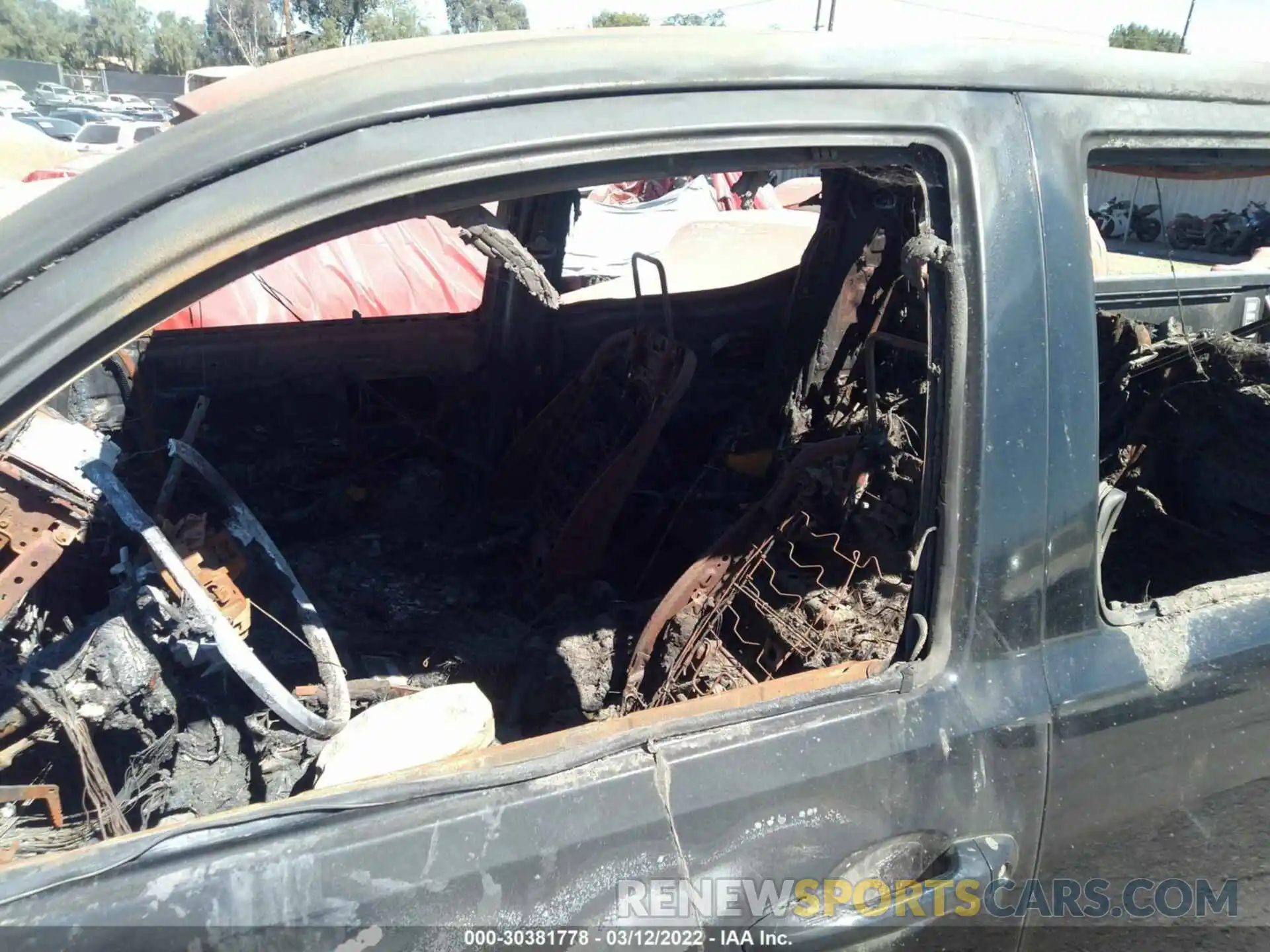 6 Photograph of a damaged car 3TMAZ5CNXLM133672 TOYOTA TACOMA 2WD 2020