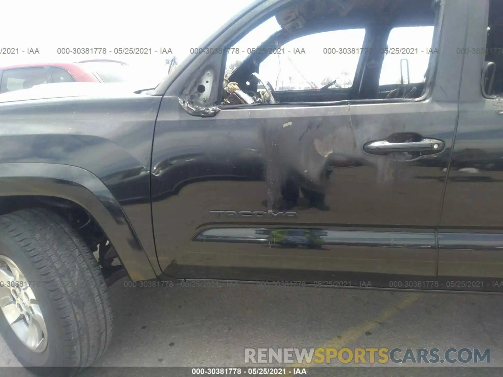 9 Photograph of a damaged car 3TMAZ5CNXLM133672 TOYOTA TACOMA 2WD 2020