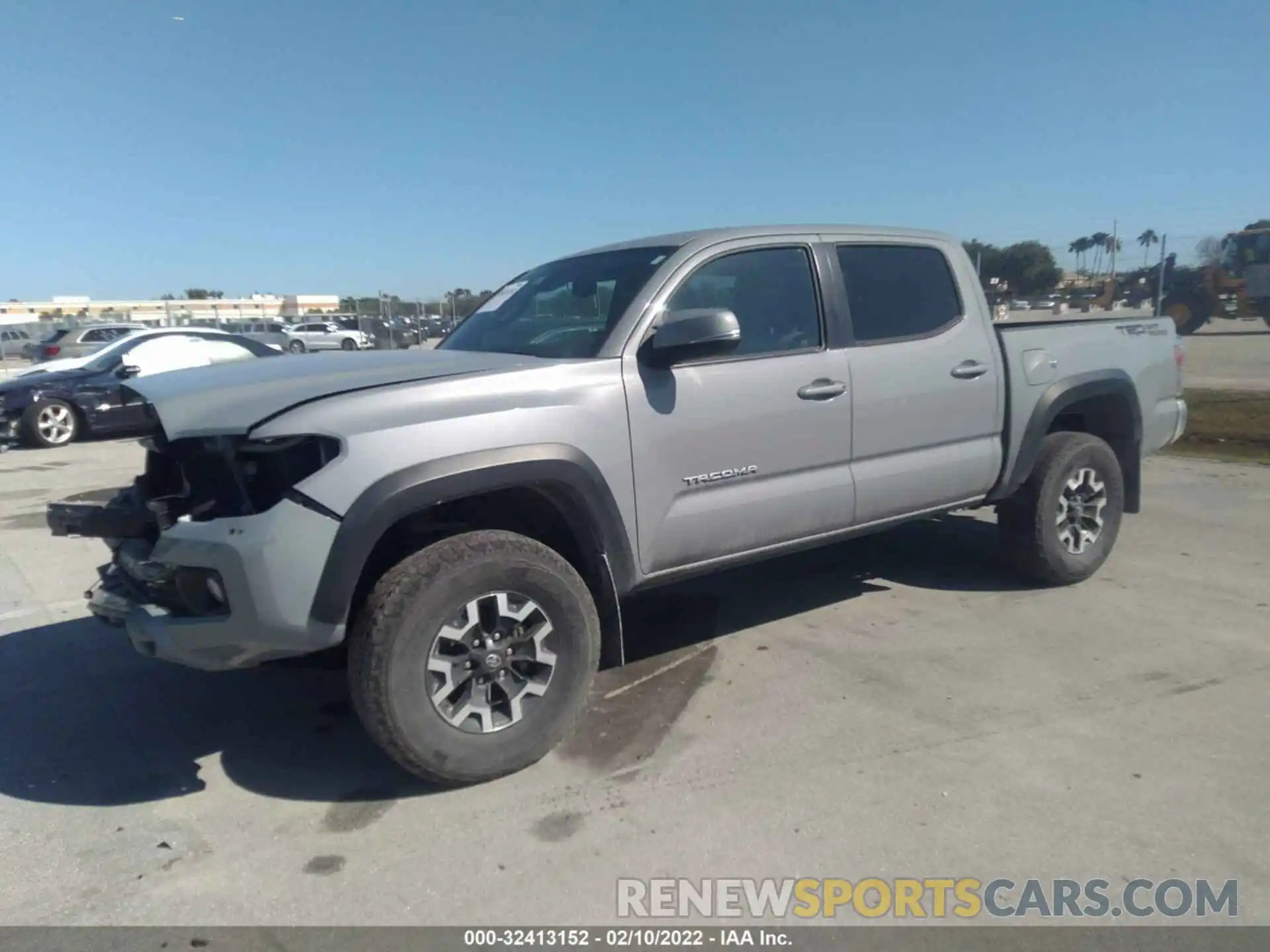 2 Photograph of a damaged car 3TMAZ5CNXLM134093 TOYOTA TACOMA 2WD 2020