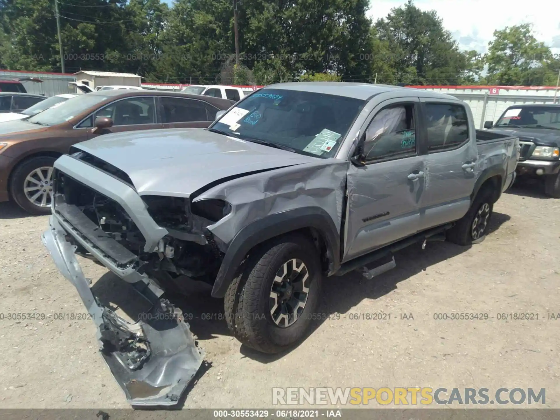 2 Photograph of a damaged car 3TMAZ5CNXLM134658 TOYOTA TACOMA 2WD 2020