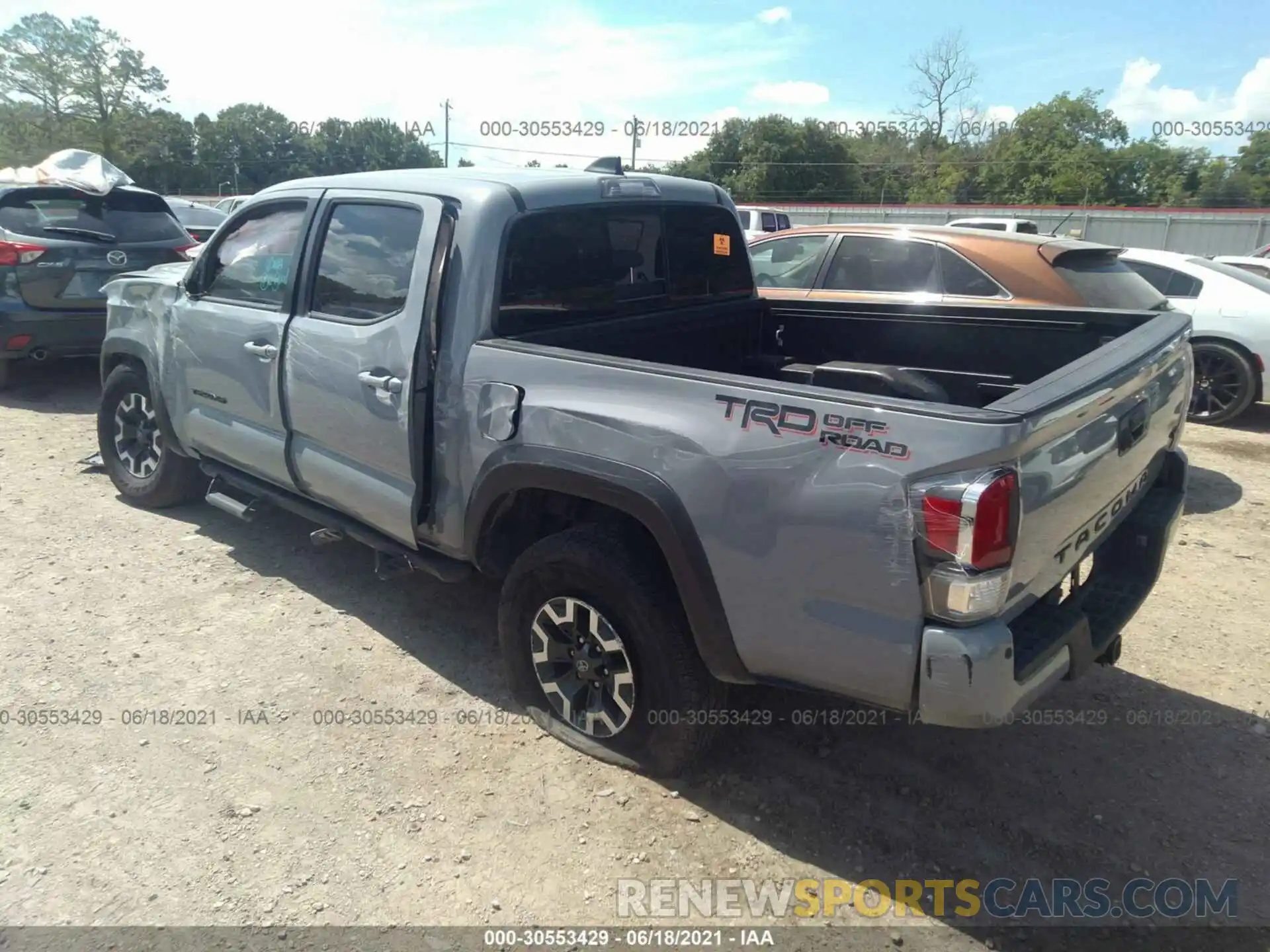 3 Photograph of a damaged car 3TMAZ5CNXLM134658 TOYOTA TACOMA 2WD 2020