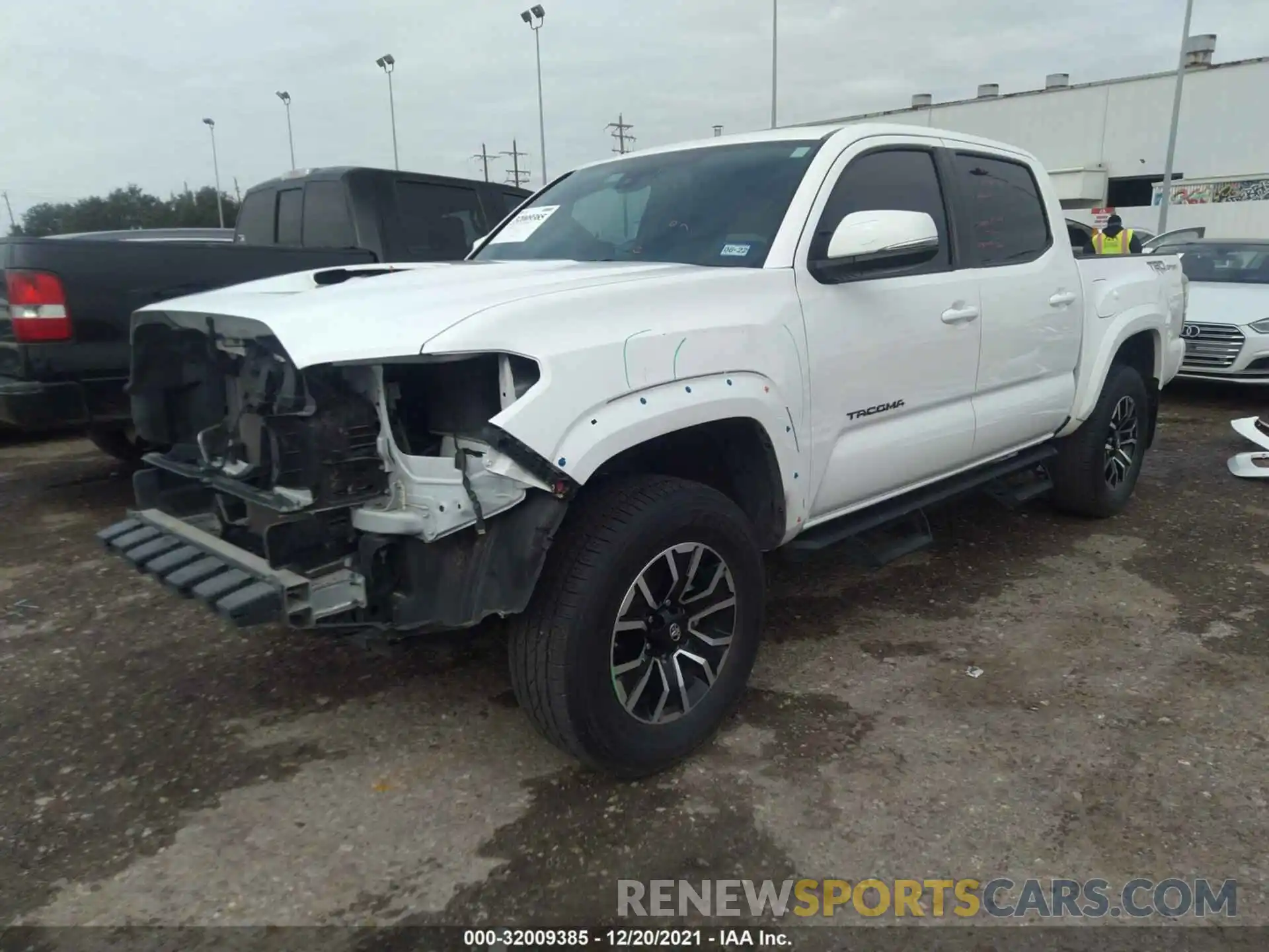 2 Photograph of a damaged car 3TMAZ5CNXLM135440 TOYOTA TACOMA 2WD 2020