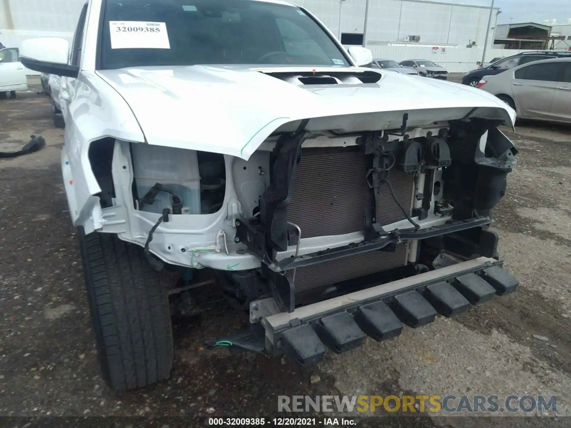 6 Photograph of a damaged car 3TMAZ5CNXLM135440 TOYOTA TACOMA 2WD 2020