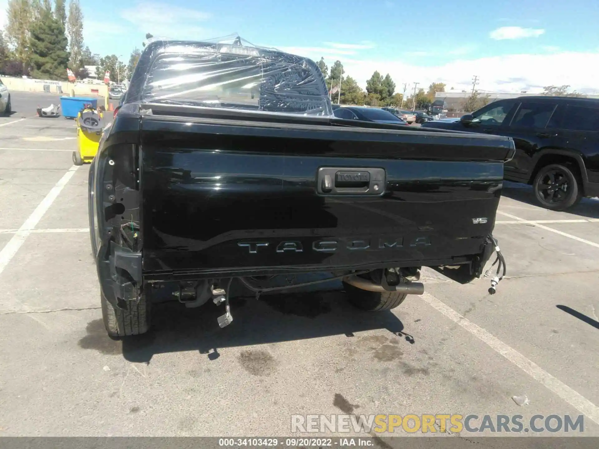 6 Photograph of a damaged car 3TMBZ5DN6LM025956 TOYOTA TACOMA 2WD 2020