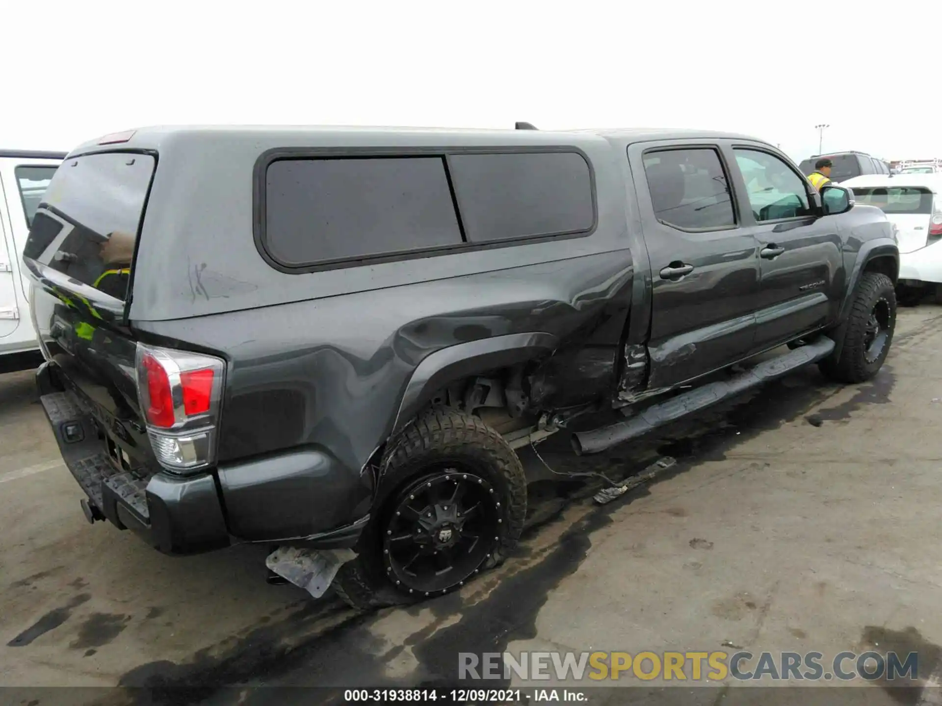 4 Фотография поврежденного автомобиля 3TMBZ5DN7LM024296 TOYOTA TACOMA 2WD 2020