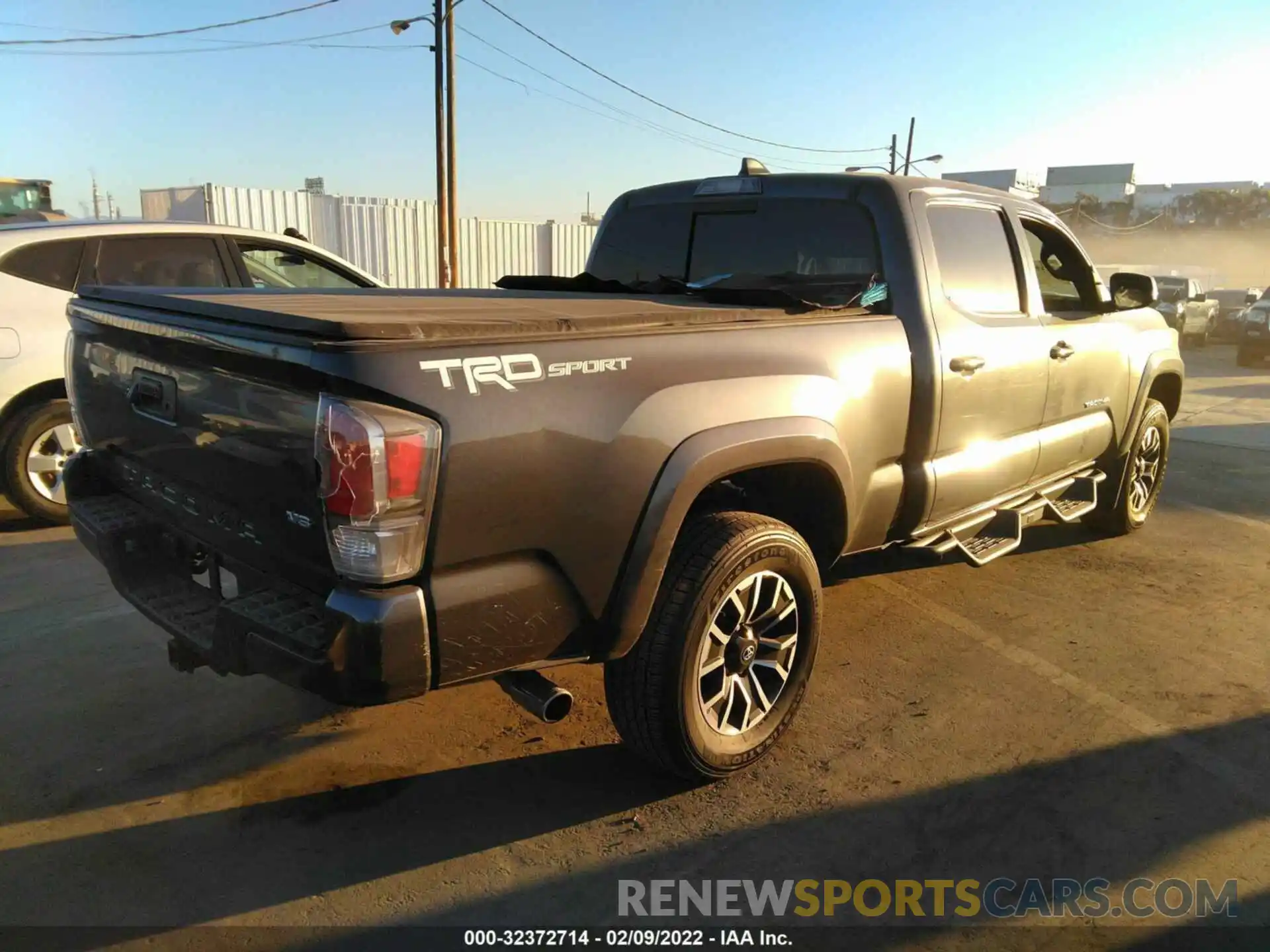 4 Фотография поврежденного автомобиля 3TMBZ5DN8LM024341 TOYOTA TACOMA 2WD 2020