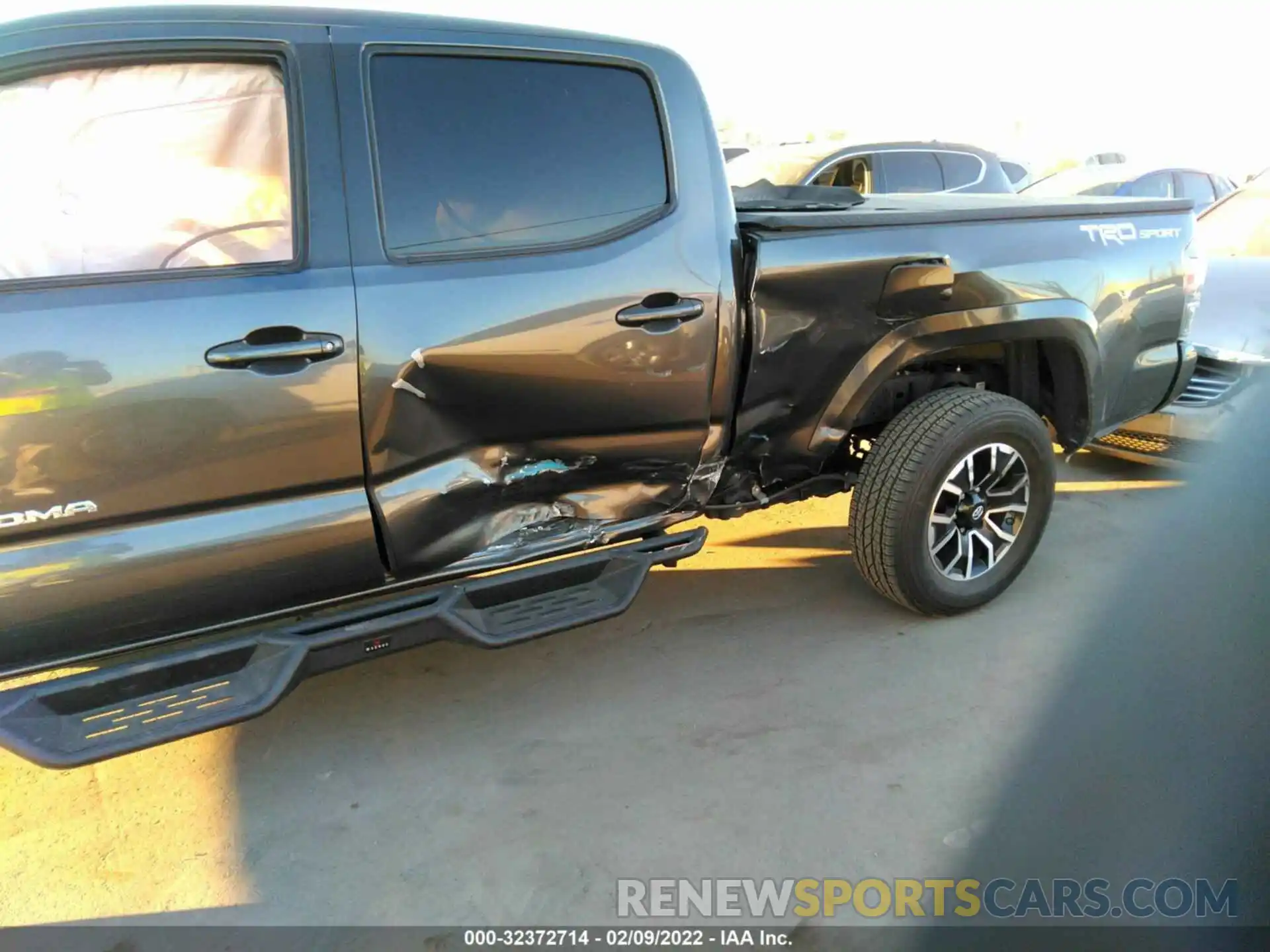 6 Photograph of a damaged car 3TMBZ5DN8LM024341 TOYOTA TACOMA 2WD 2020