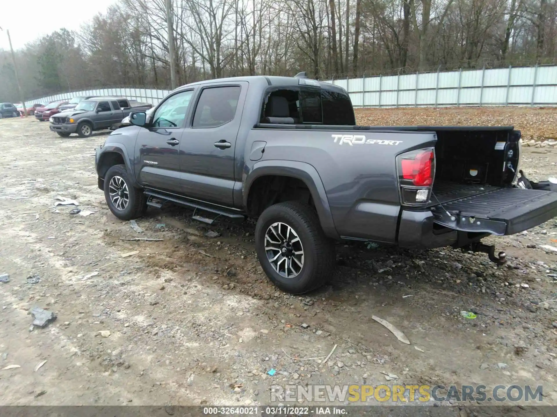 3 Photograph of a damaged car 3TYAZ5CN0LT001671 TOYOTA TACOMA 2WD 2020