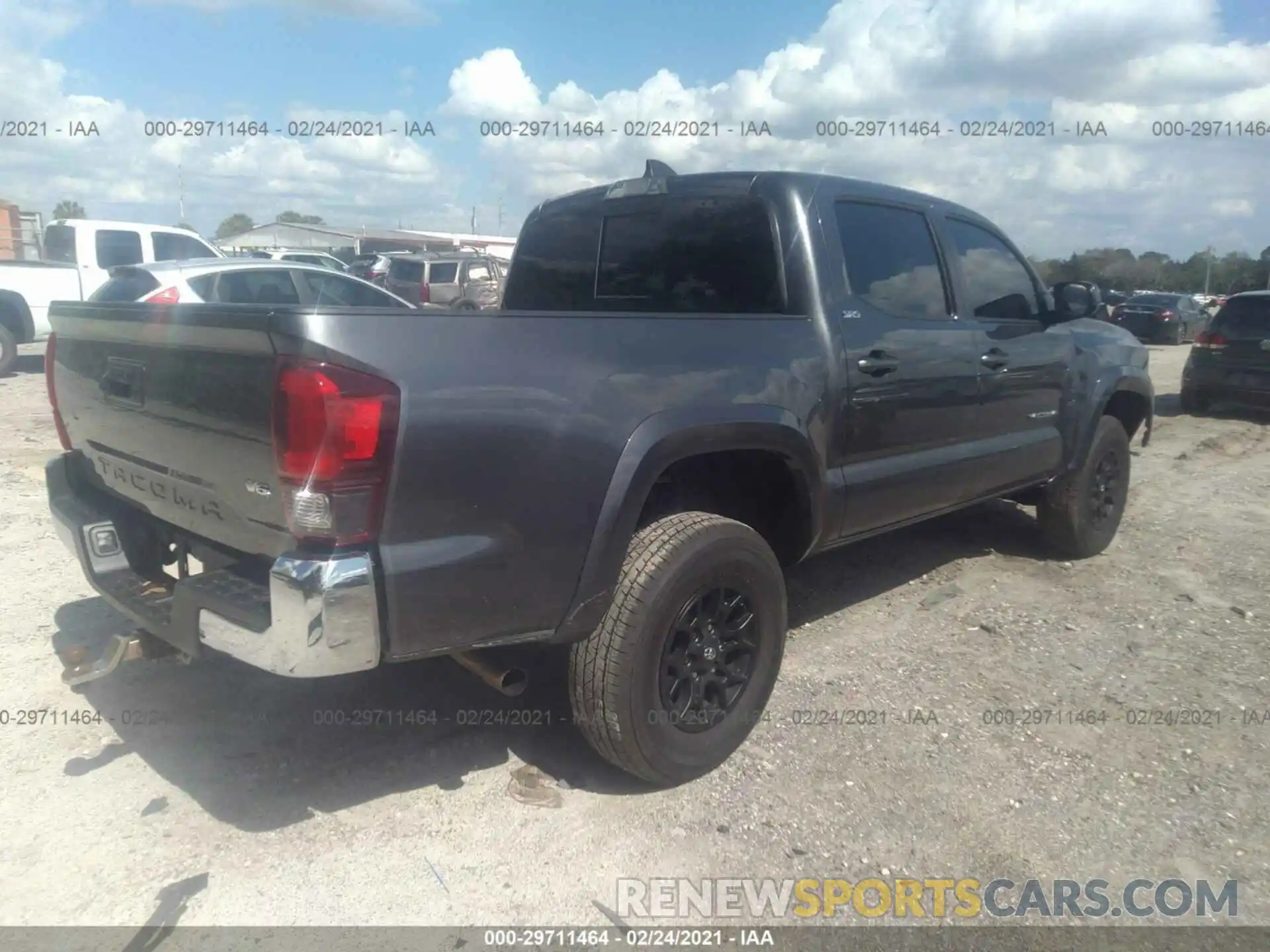 4 Photograph of a damaged car 3TYAZ5CN1LT001906 TOYOTA TACOMA 2WD 2020