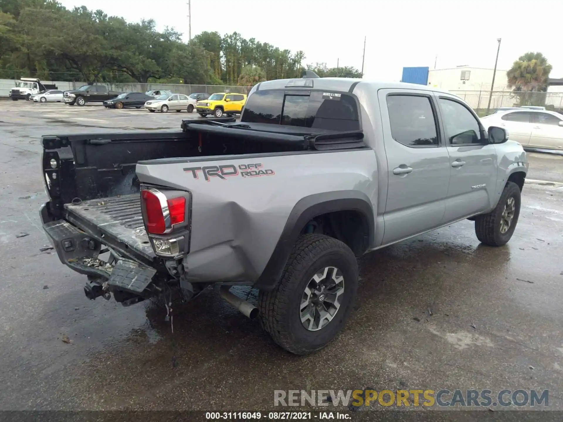 4 Photograph of a damaged car 3TYAZ5CN2LT001249 TOYOTA TACOMA 2WD 2020