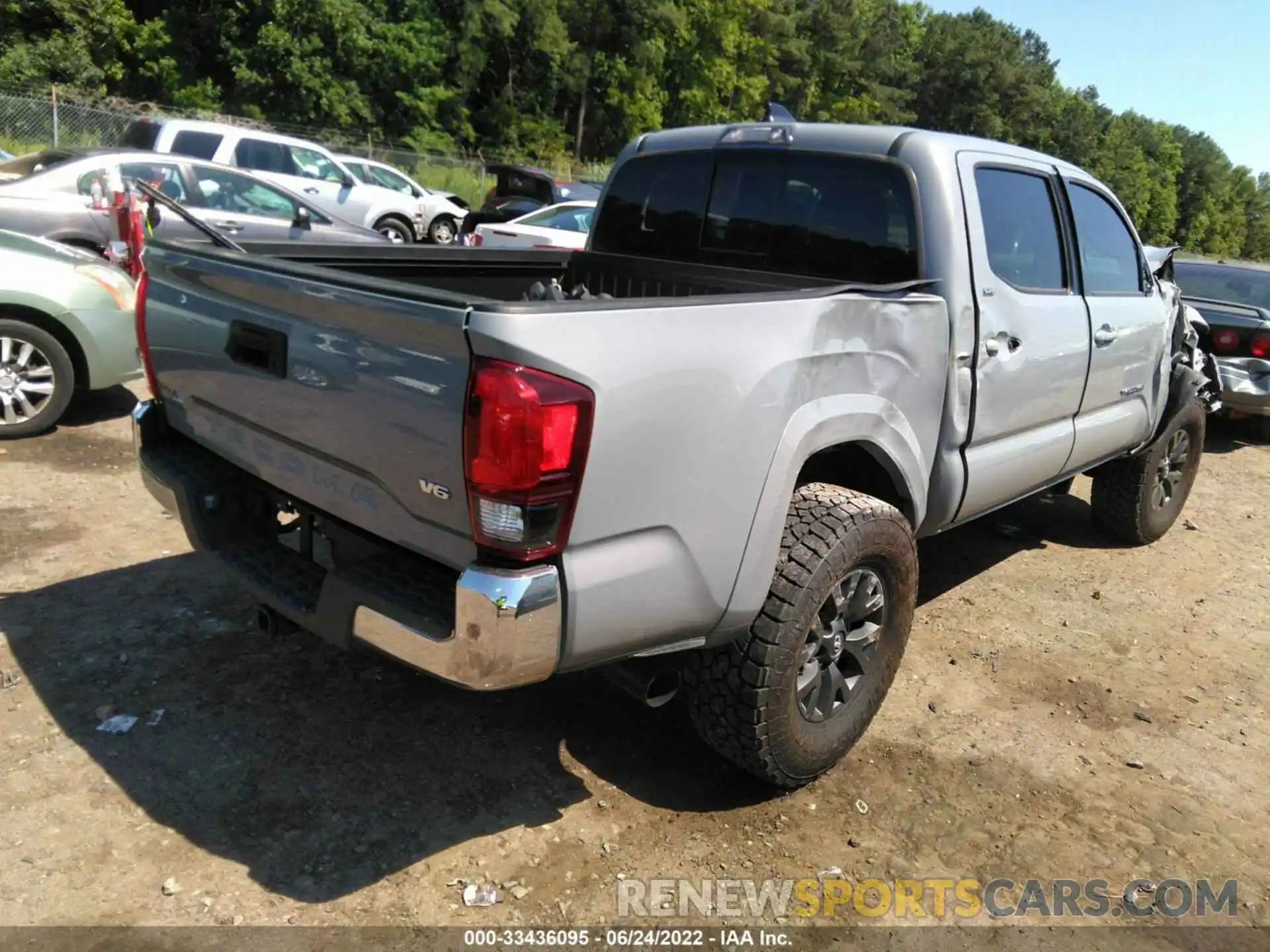 4 Photograph of a damaged car 3TYAZ5CN3LT000708 TOYOTA TACOMA 2WD 2020